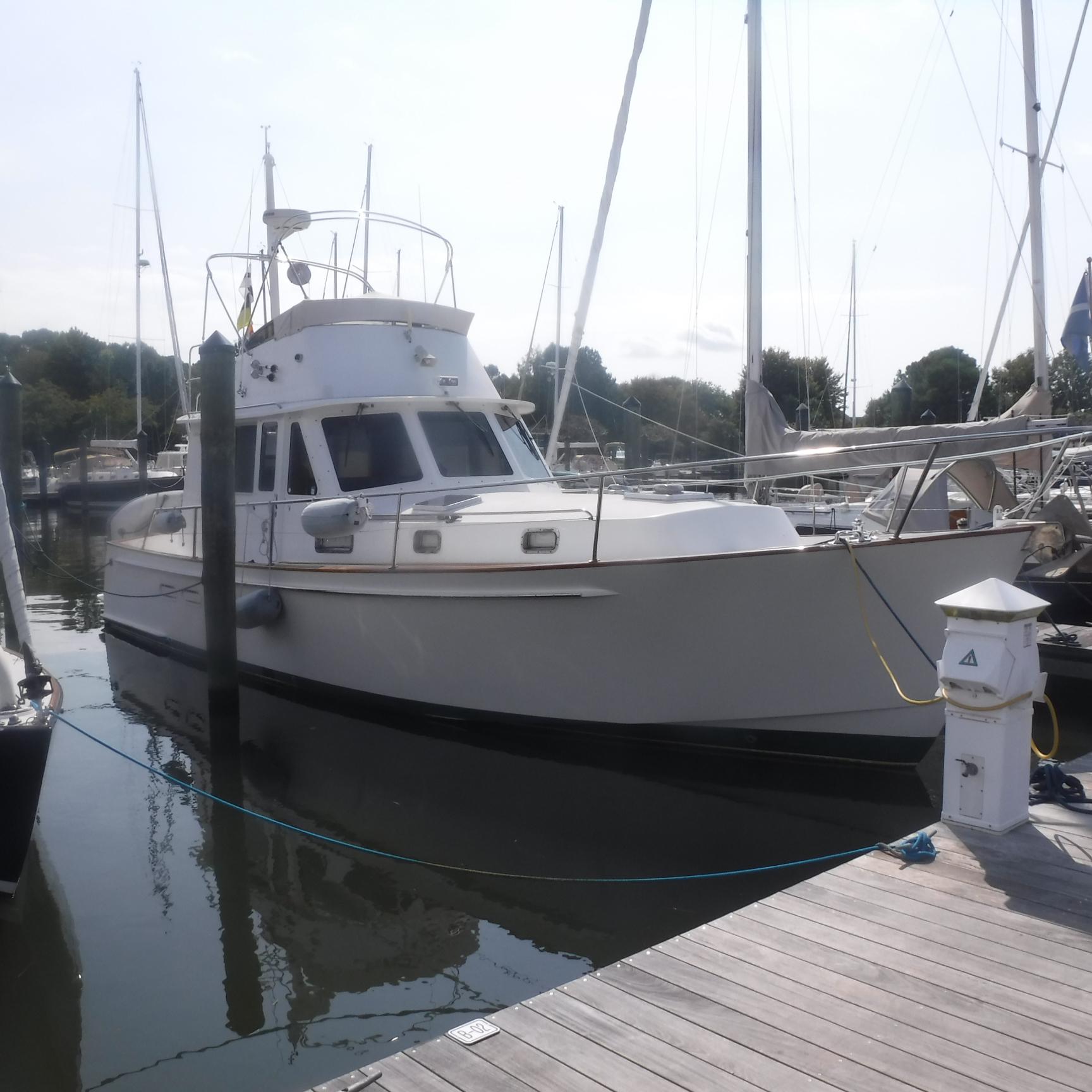 1998 Legacy 40' Flybridge yacht for sale in 