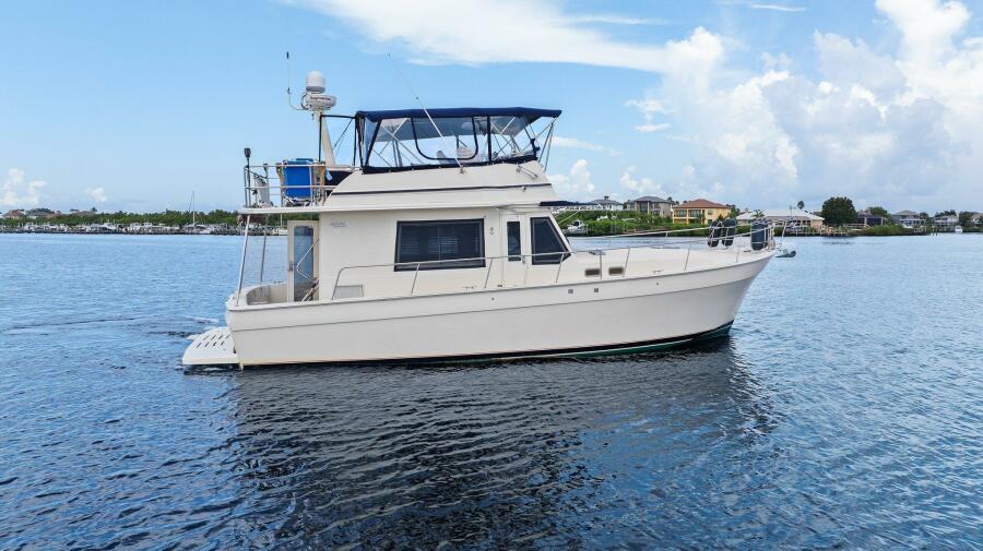 2006 Mainship 430 Trawler yacht for sale in 