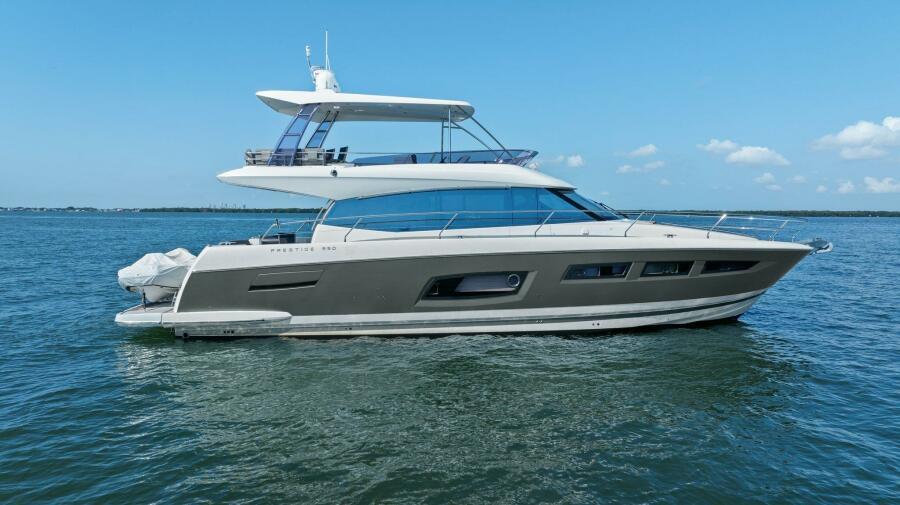2016 Prestige 550 Flybridge yacht for sale in 