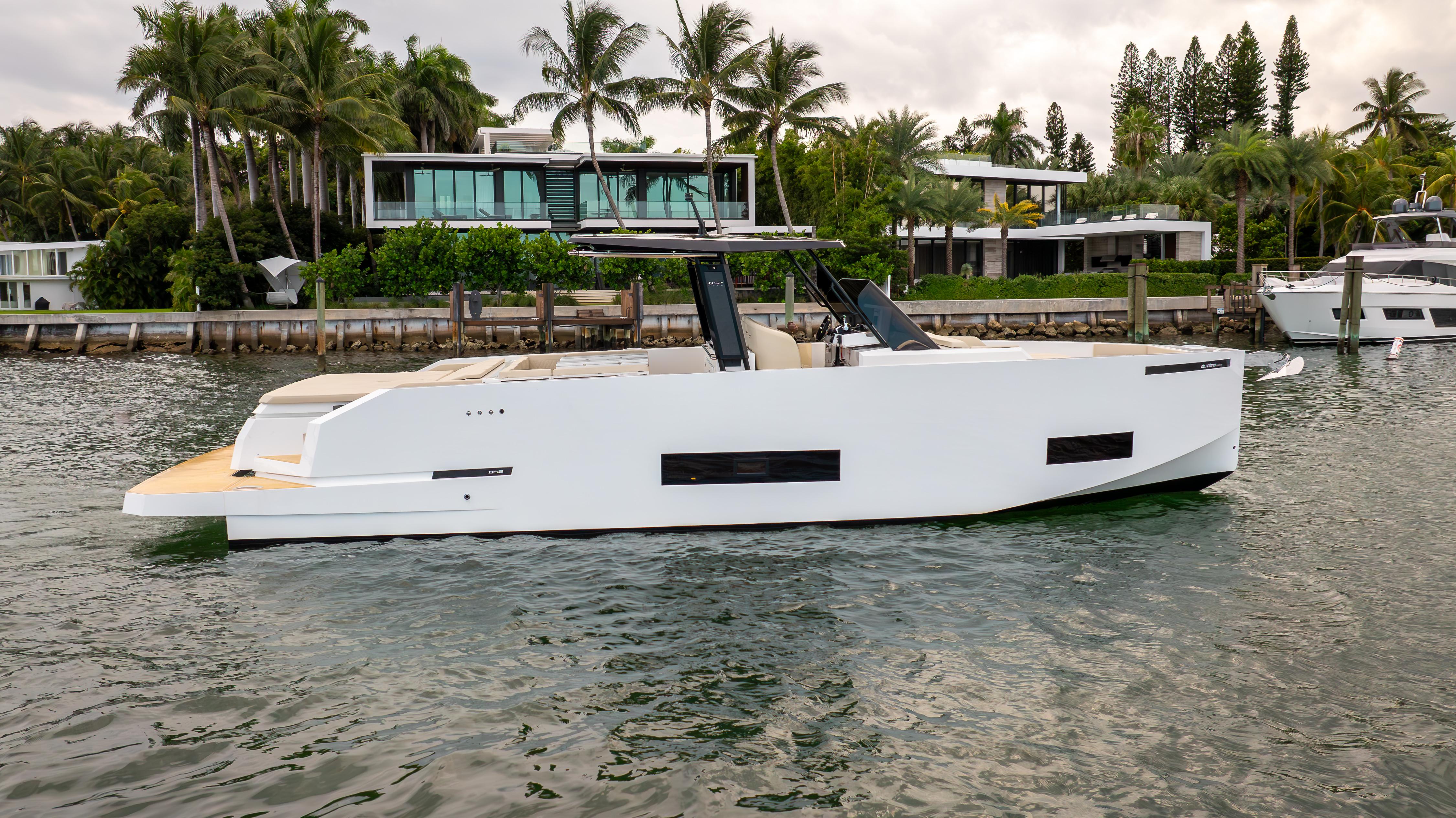 2025 De Antonio Yachts D42 Open