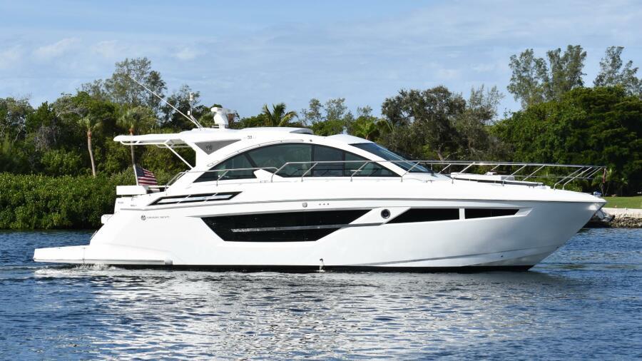 2018 Cruisers Yachts 50 Cantius