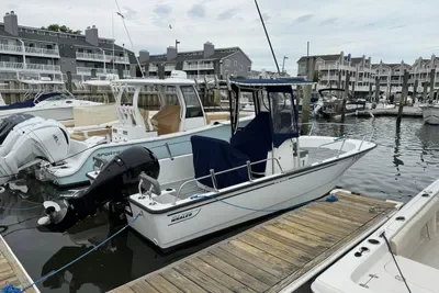 2013 Boston Whaler 210 Montauk yacht for sale in