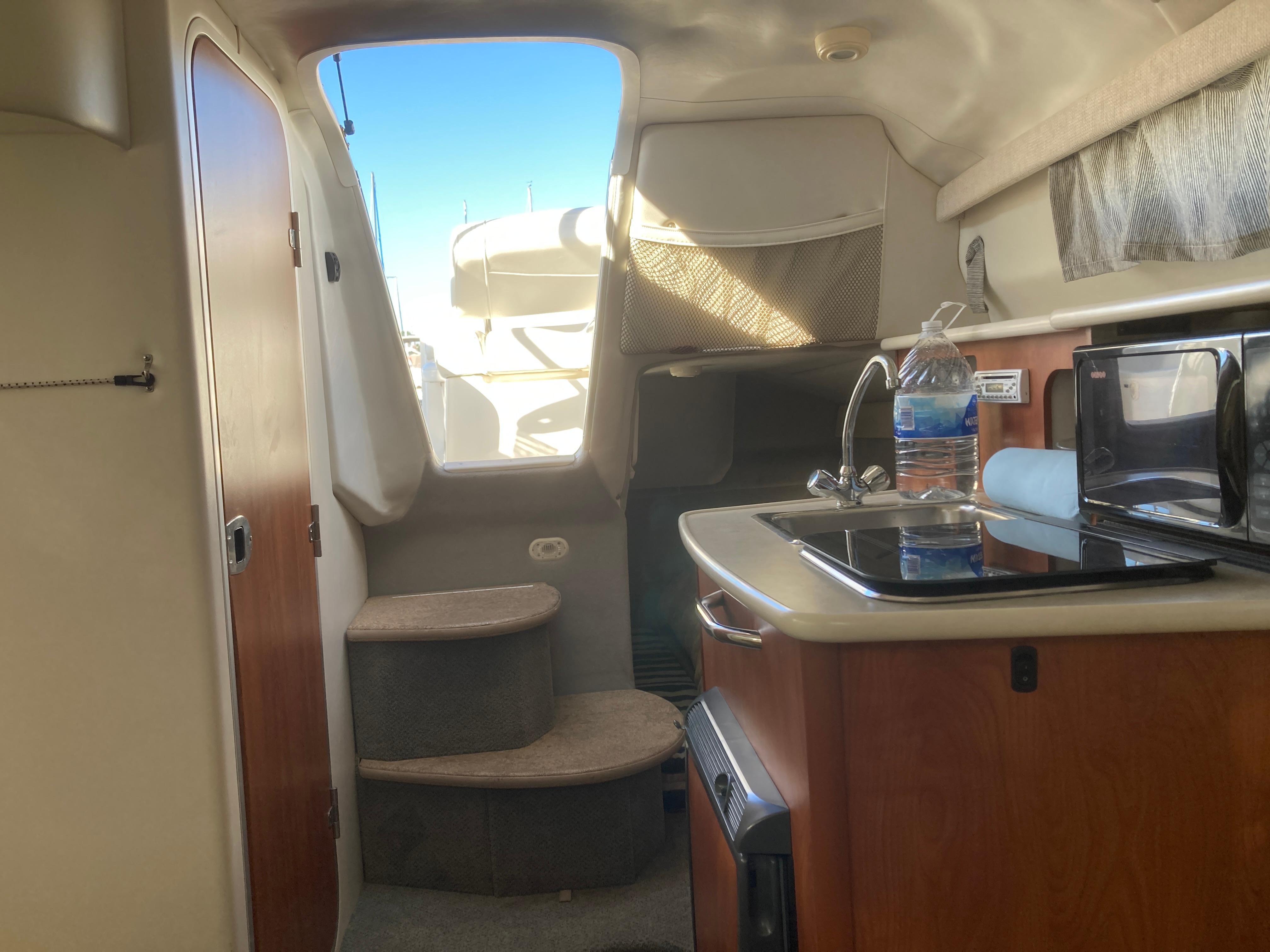 2004 Bayliner 245 Cruiser yacht for sale in 