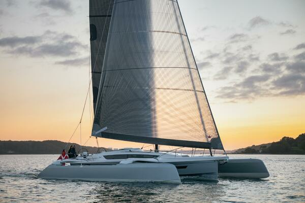 2028 Dragonfly 40' (12.19 m) 40