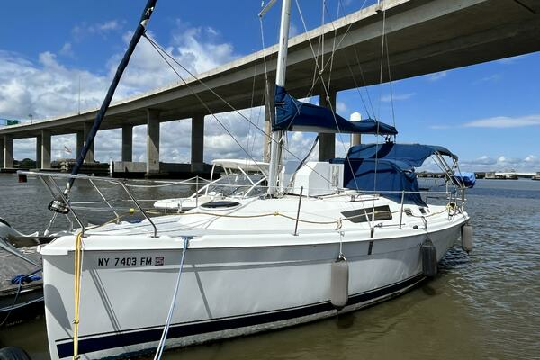 2005 Hunter 31' (9.45 m)