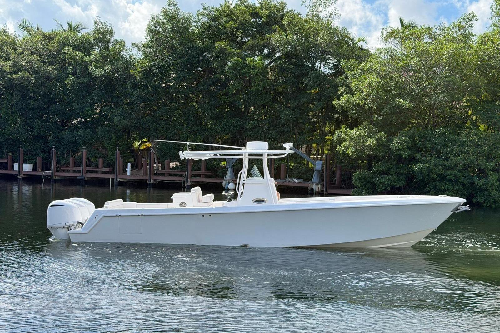 2013 Contender 35 LS