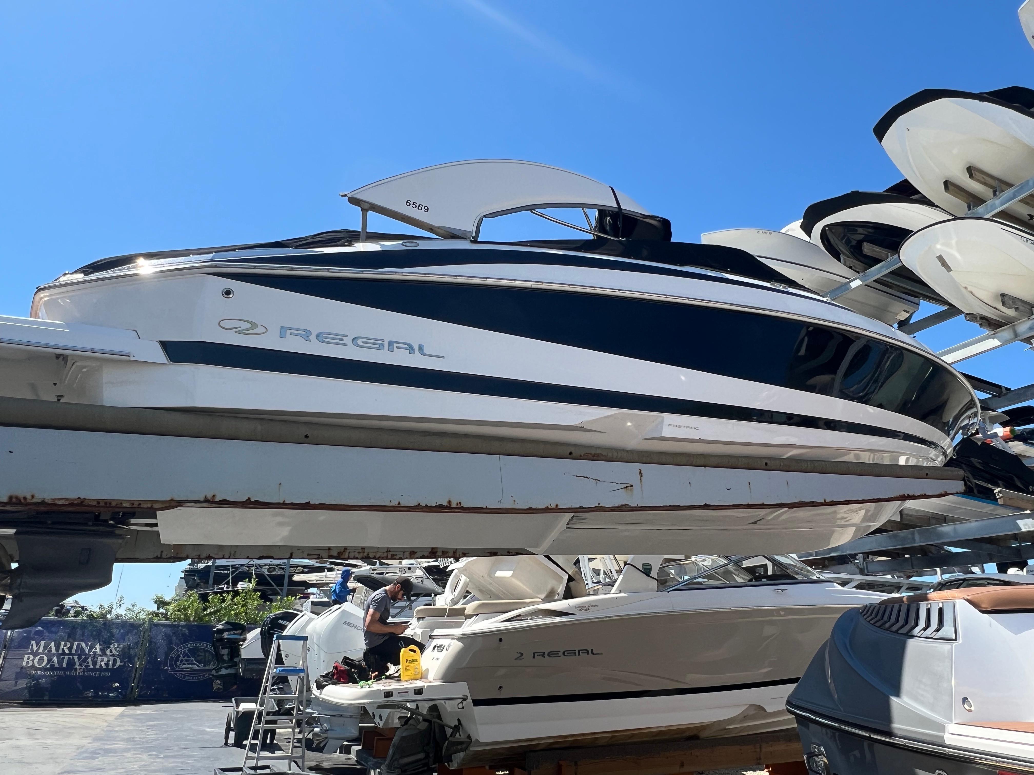 2010 Regal 2500 Bowrider