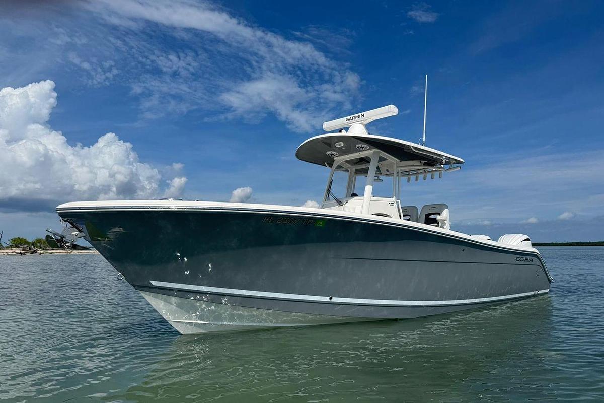 2023 Cobia 280 Center Console