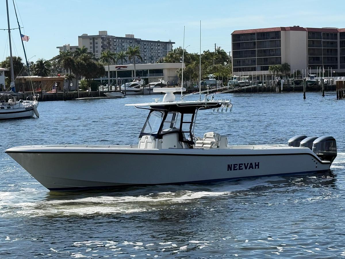 2018 Bluewater Center Console