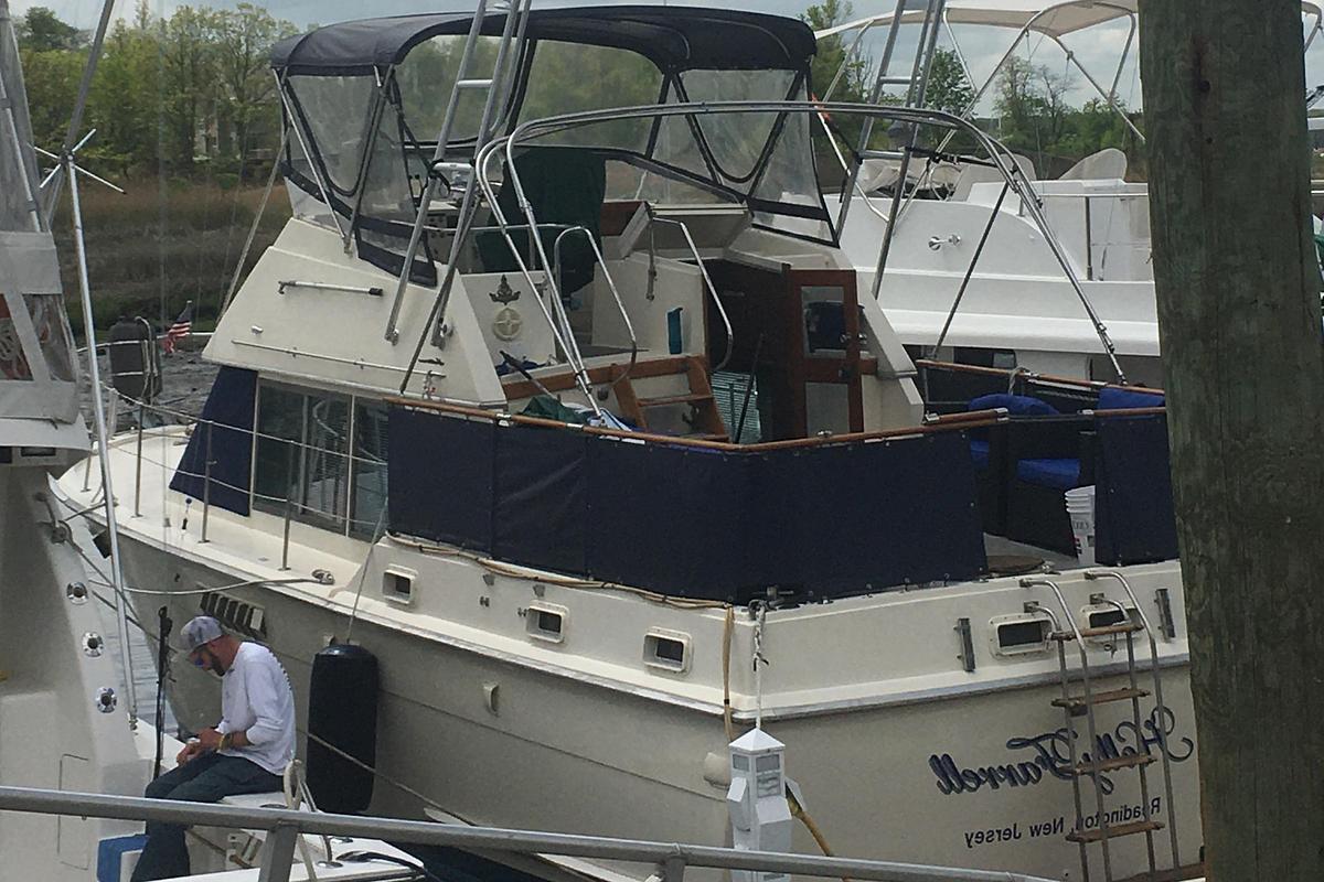 1976 Hatteras 38 DC