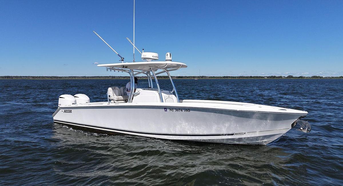 2014 Jupiter 30 FS