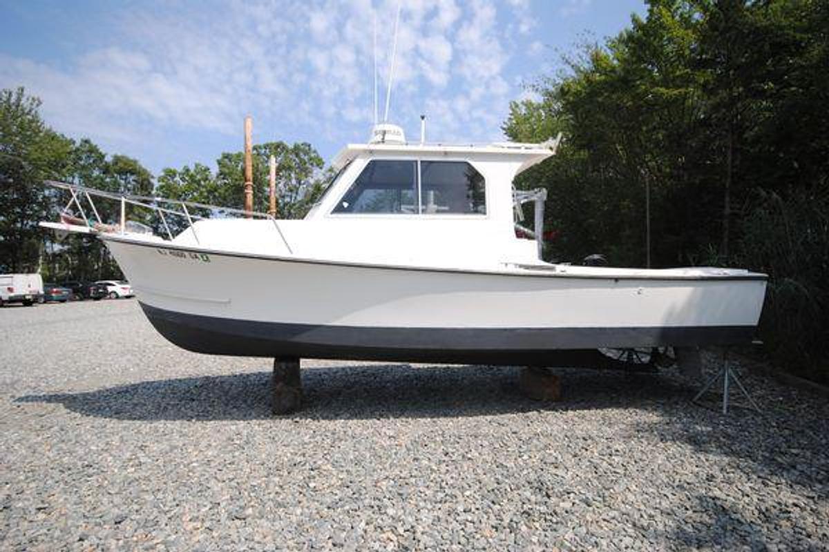 1995 Shamrock 260 Mackinaw