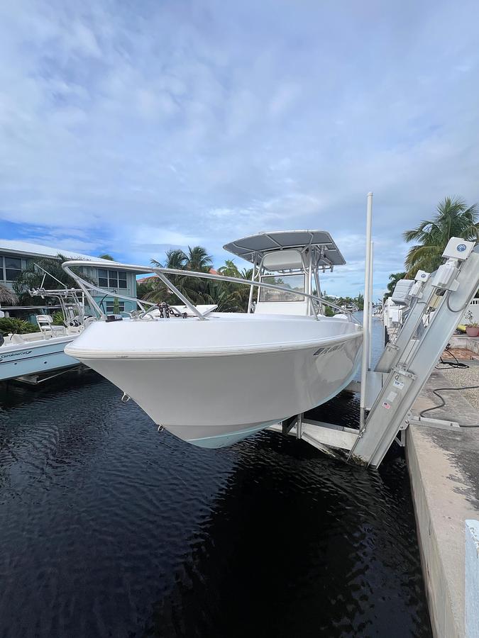 1997 Mako 252 Center Console