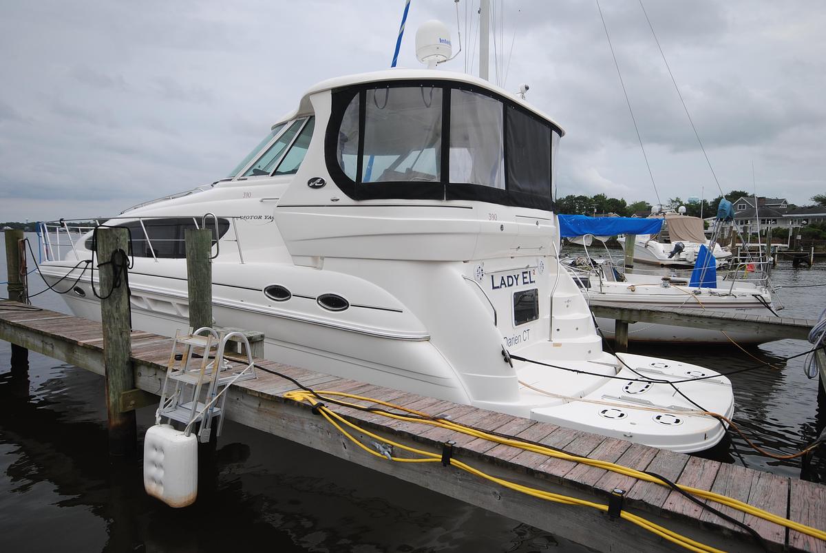 2005 Sea Ray 390 Motor Yacht