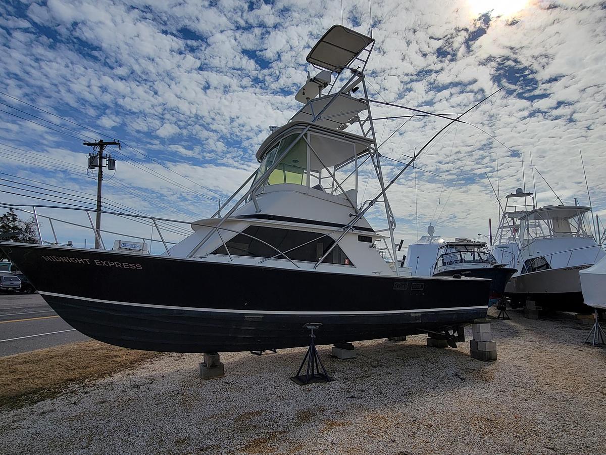 1980 Blackfin 32 Flybridge yacht for sale in 