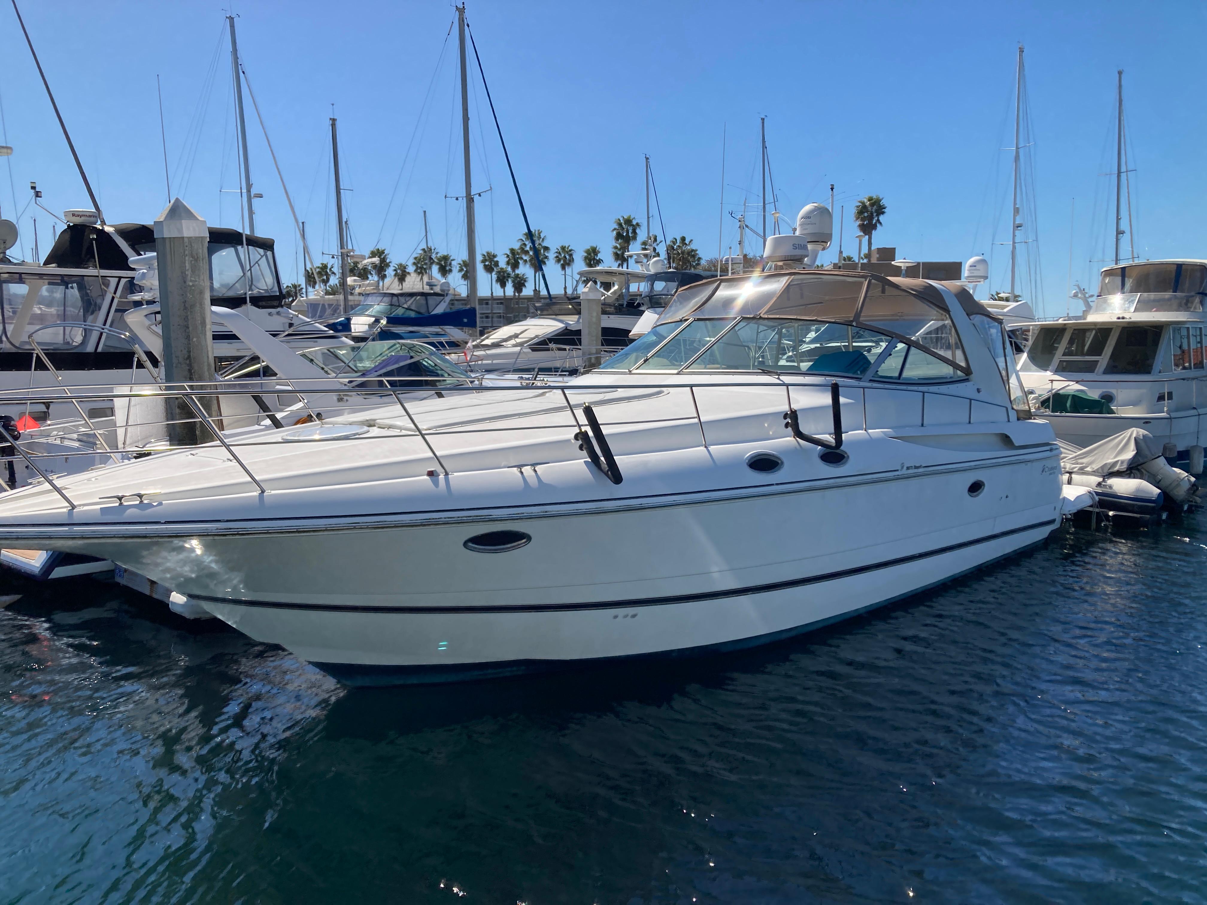 1999 Cruisers Yachts 3870 Esprit