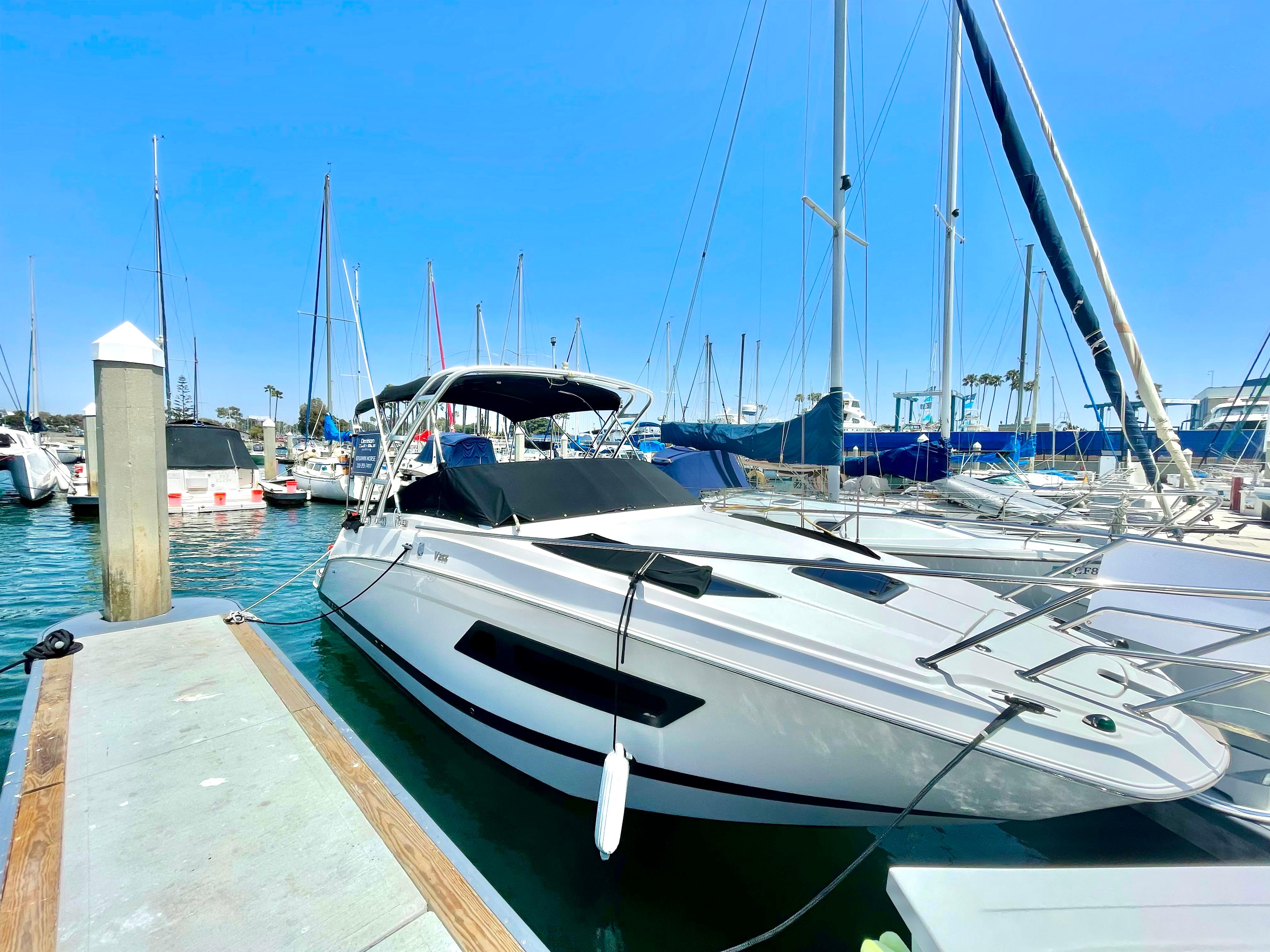 2016 Four Winns V255