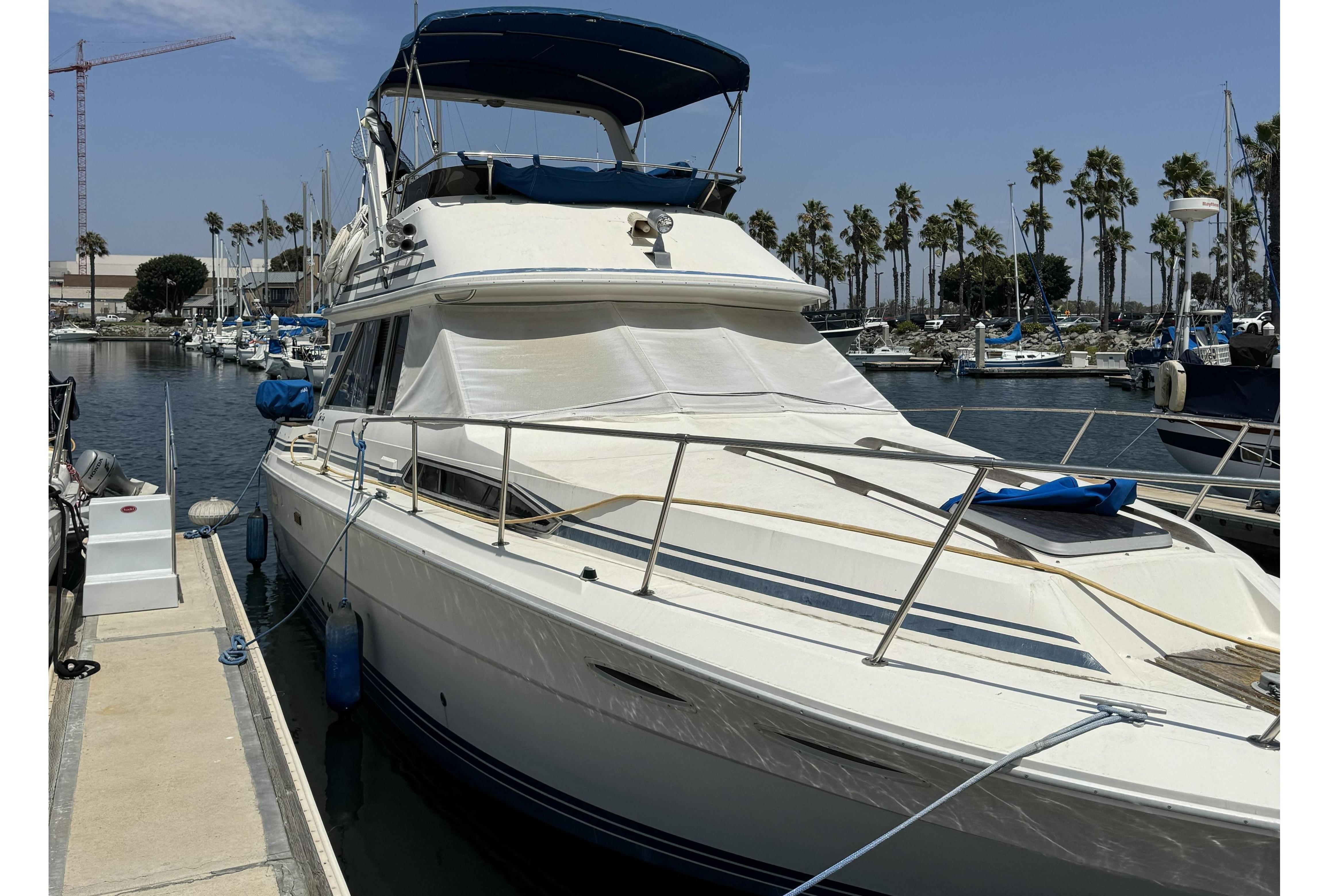 1985 Sea Ray 340 Sedan Bridge