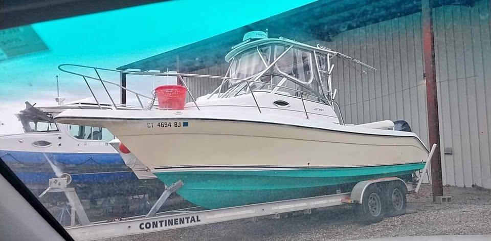 2005 Cobia 270 Walkaround