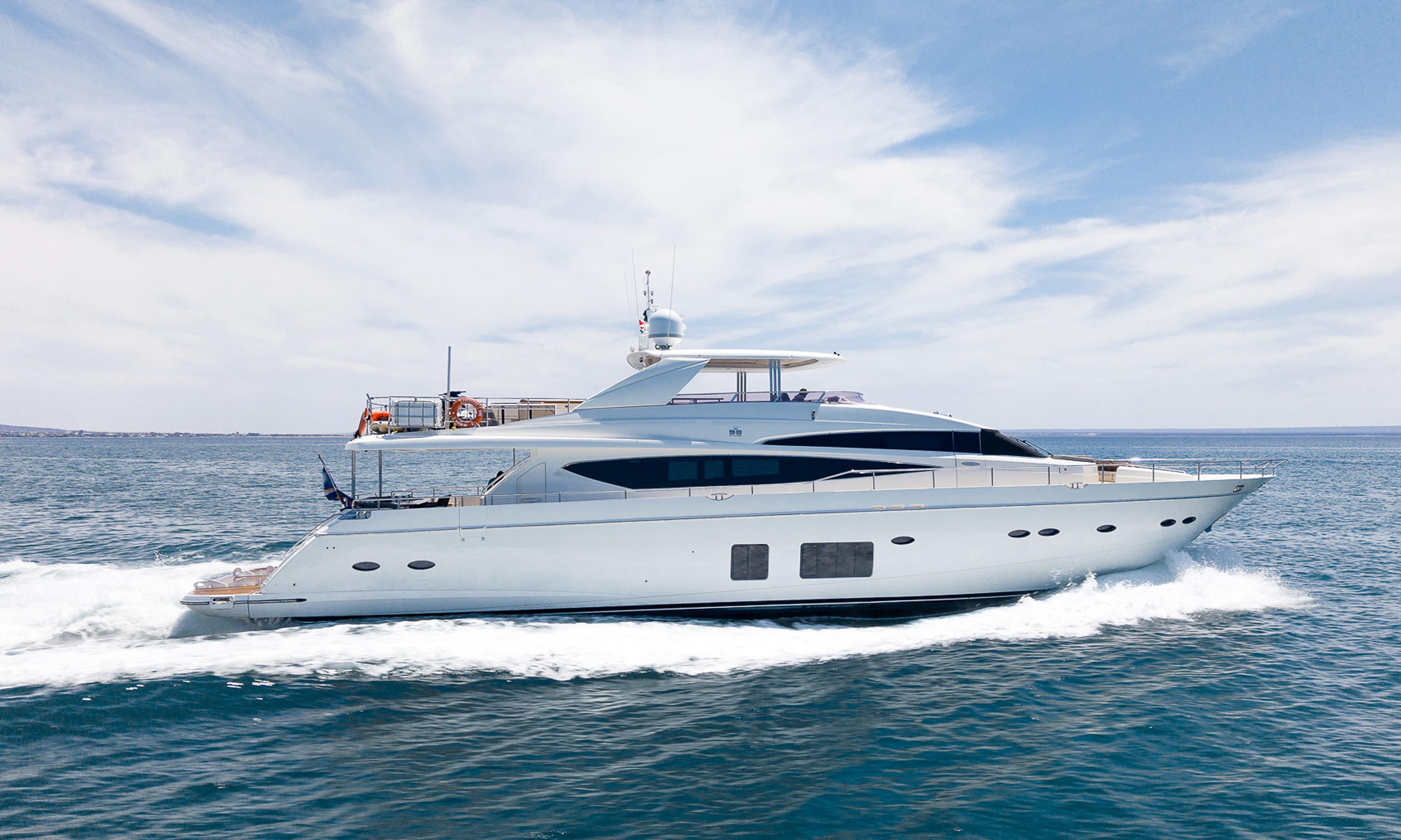 2014 PRINCESS FLYBRIDGE 98Y MOTOR YACHT