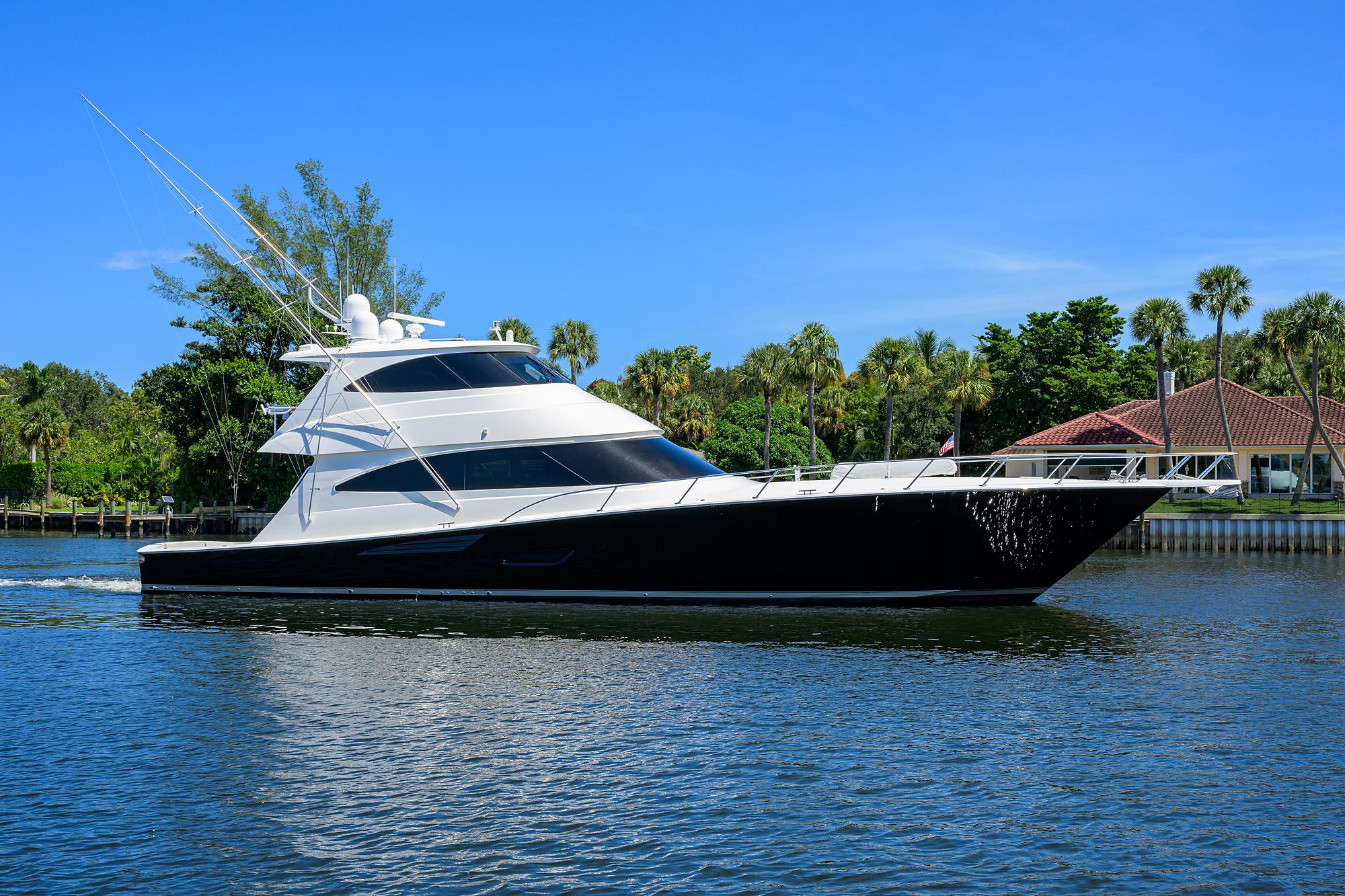 2017 VIKING 80 ENCLOSED