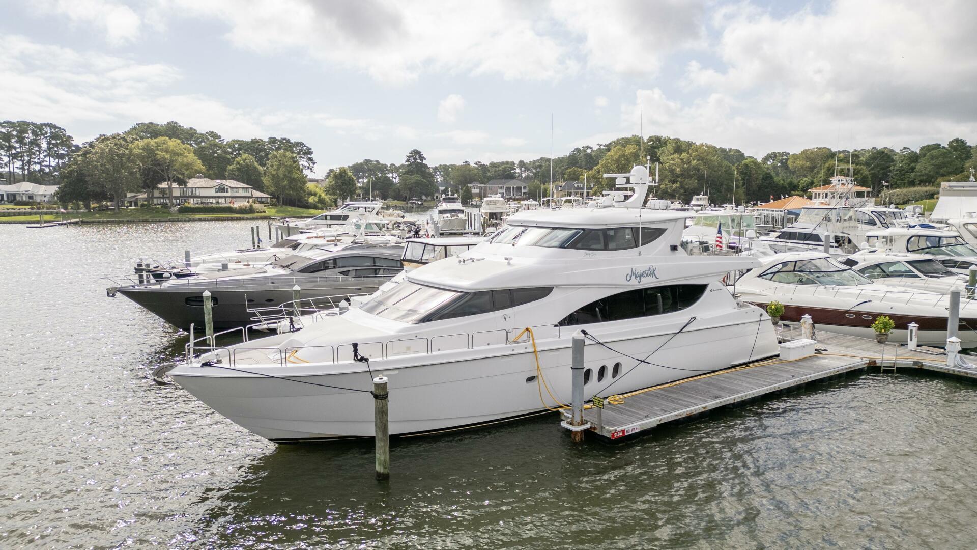 2007 HATTERAS 80 ENCLOSED BRIDGE