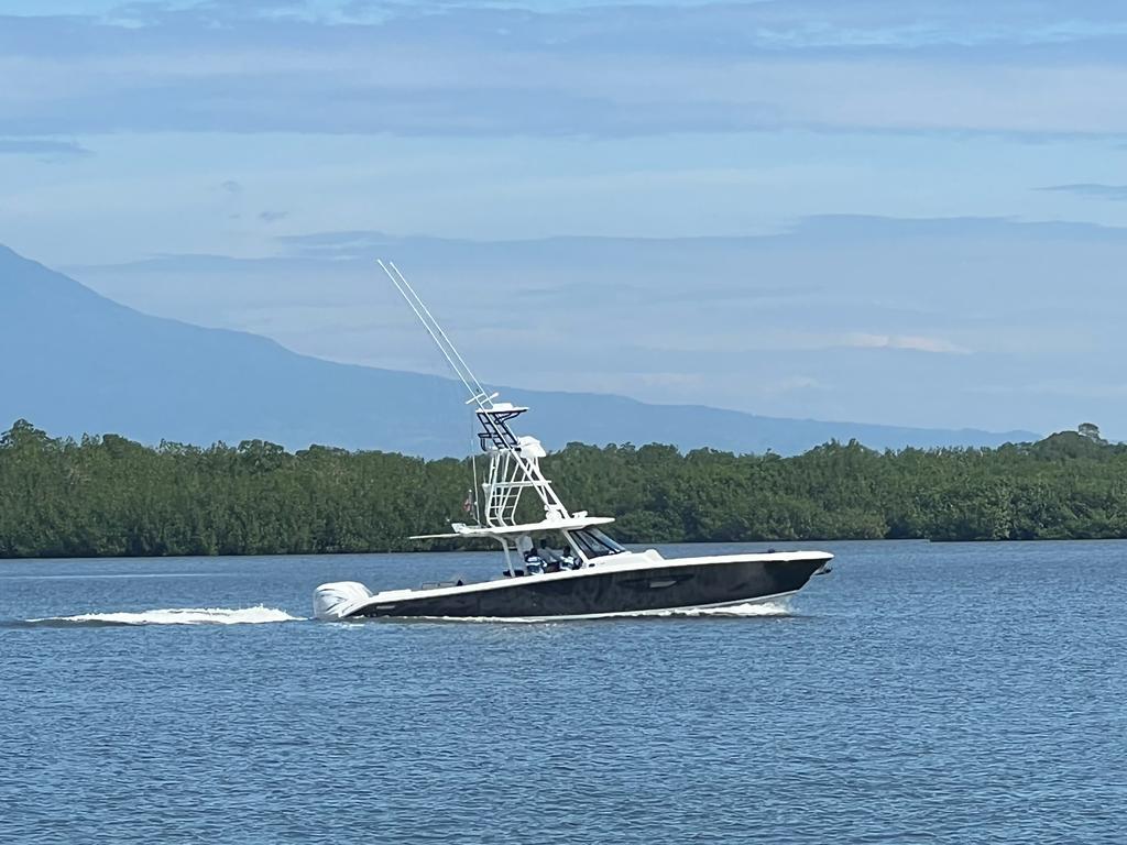 2022 PURSUIT S428