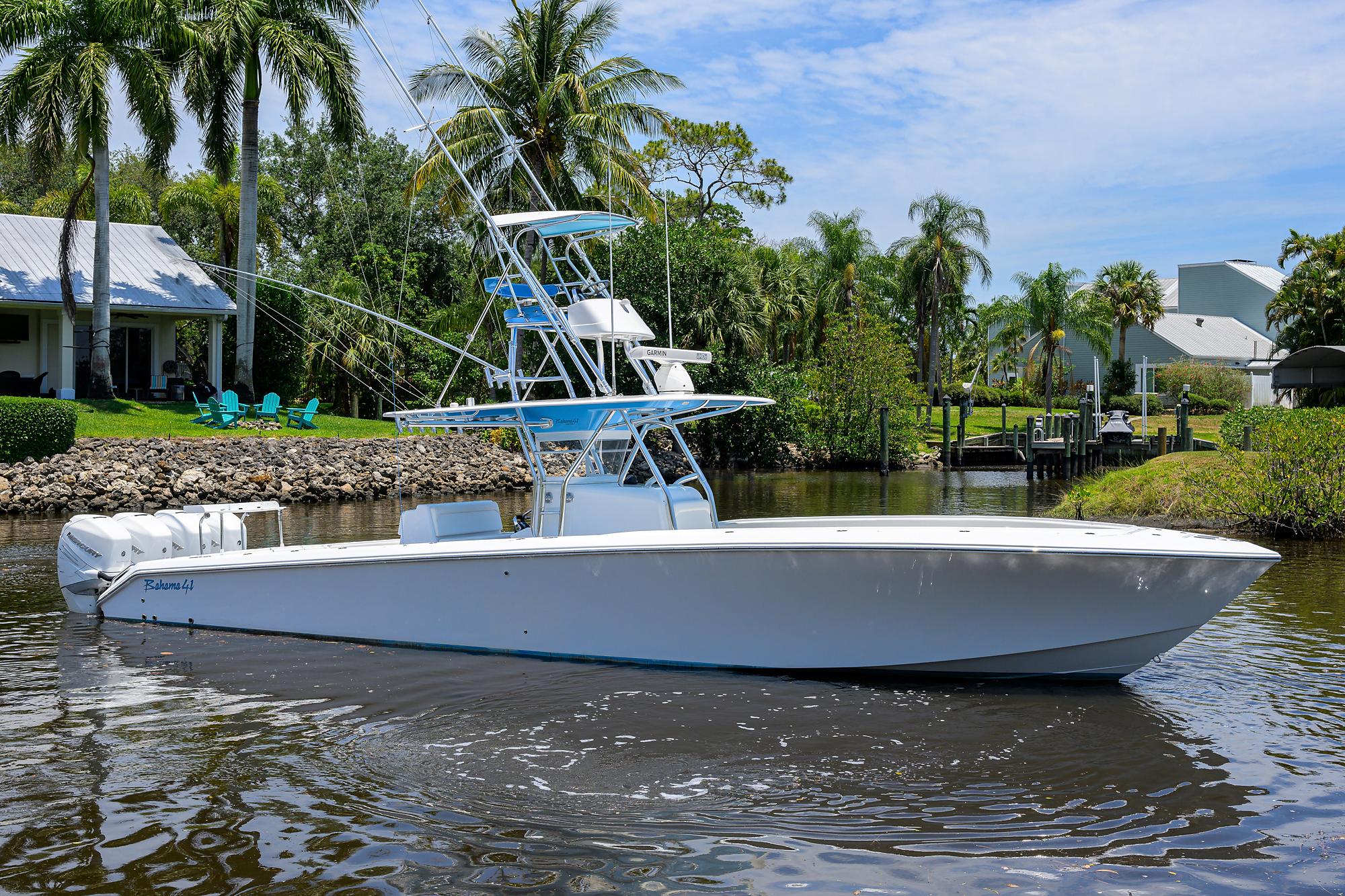 2017 BAHAMA 41 CENTER CONSOLE