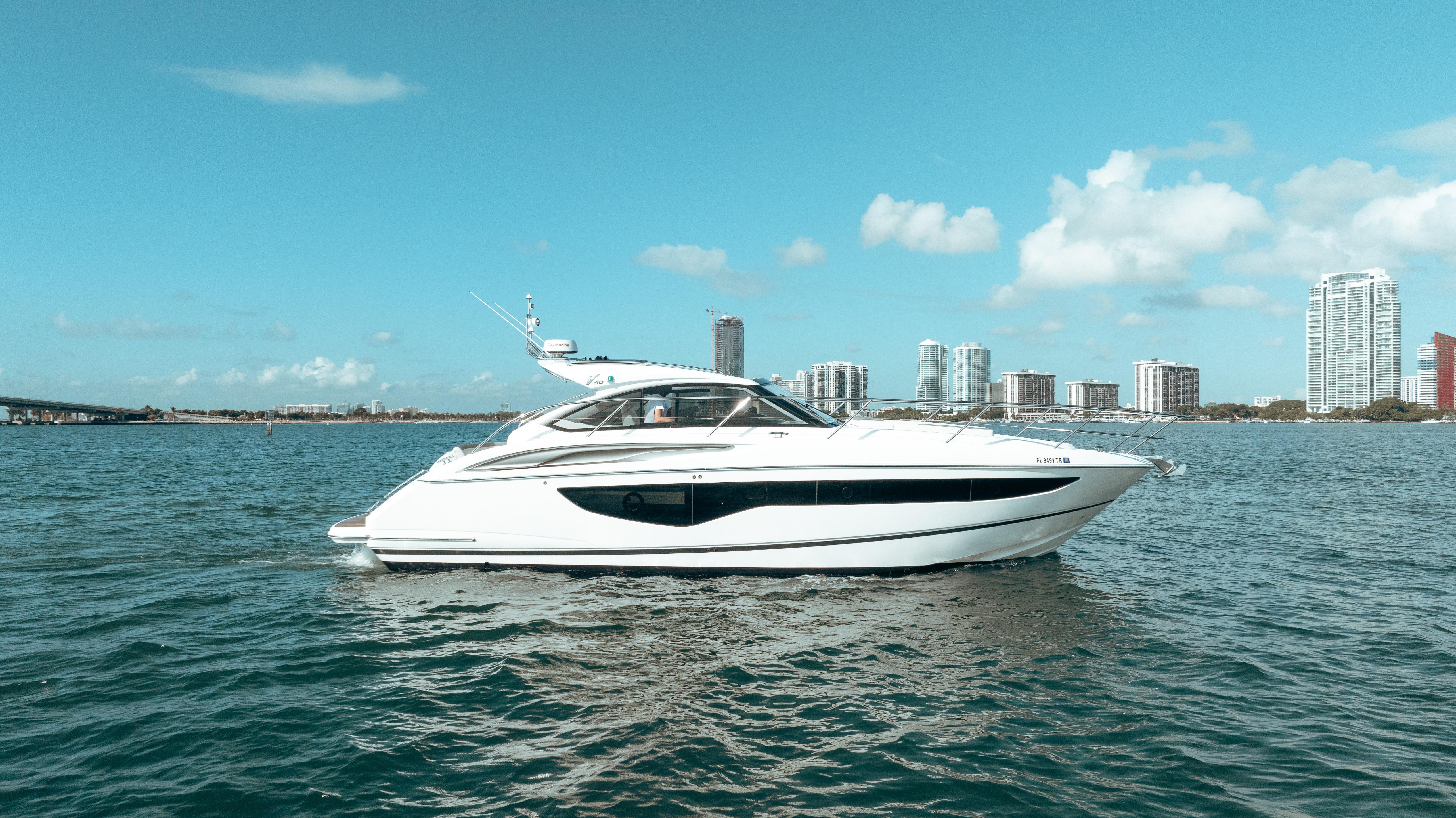 2021 PRINCESS V40