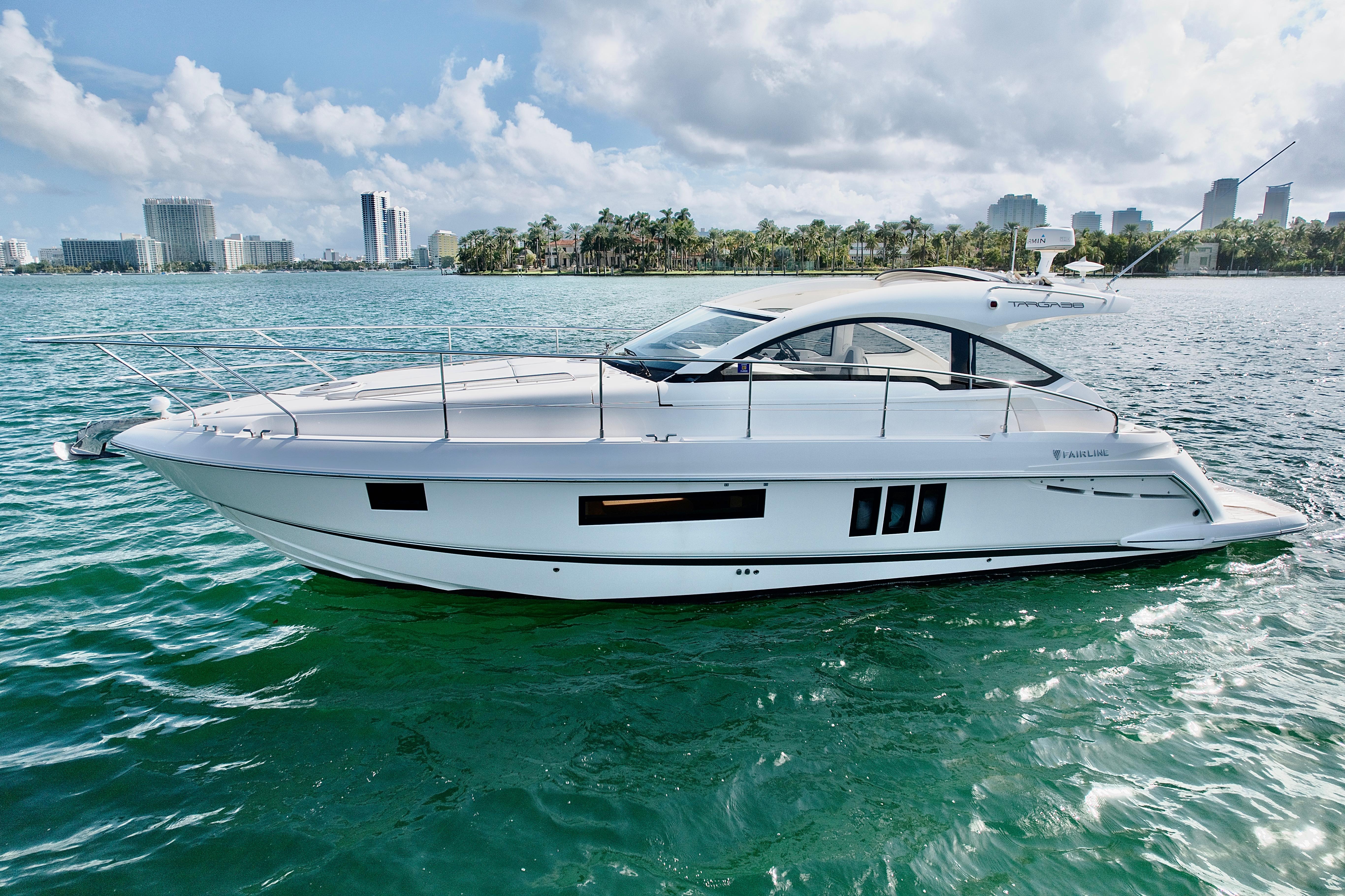 2014 FAIRLINE TARGA 38 OPEN