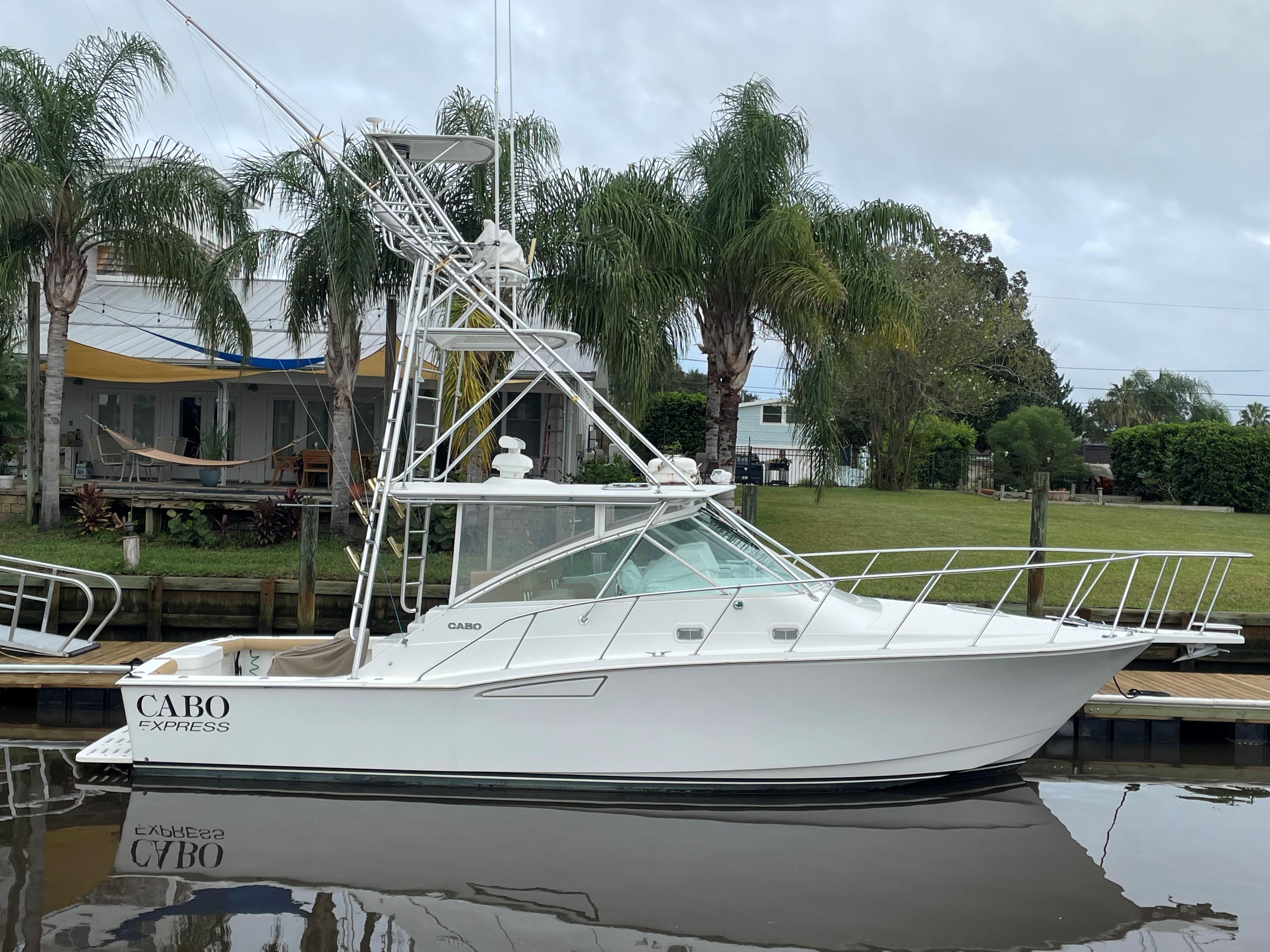 2001 CABO 35 EXPRESS