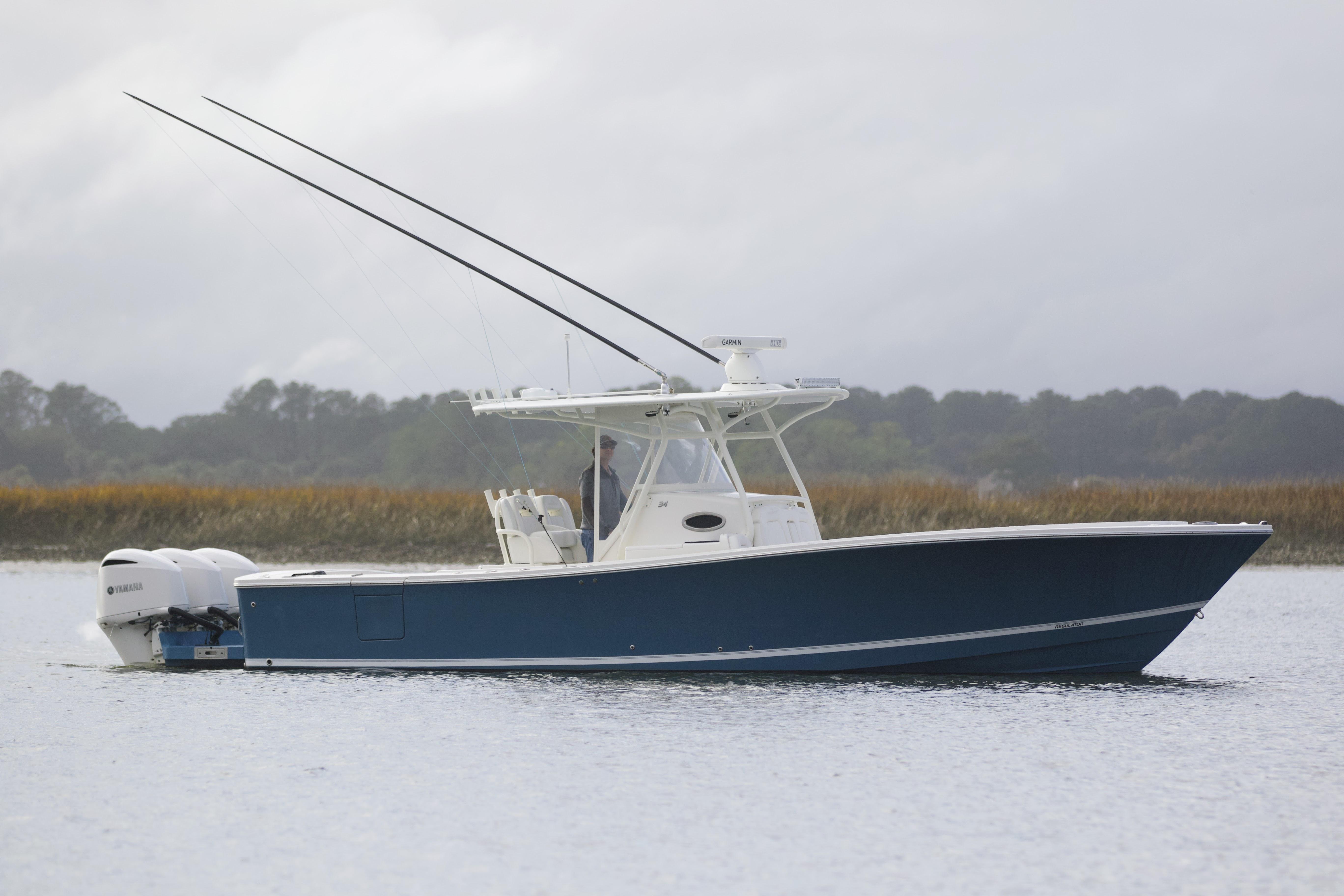 2018 REGULATOR 34SS