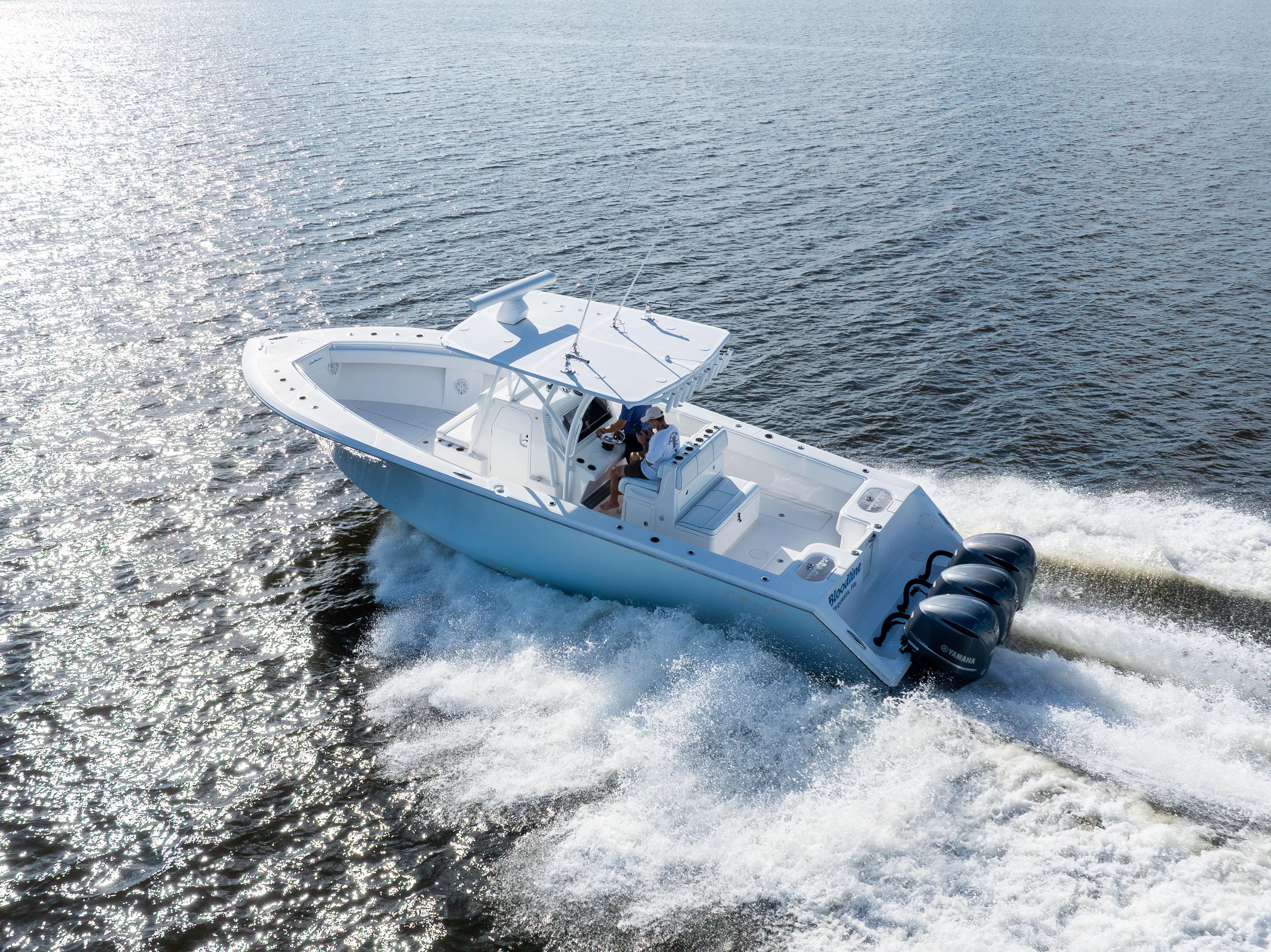 2018 SEAHUNTER 33' CENTER CONSOLE