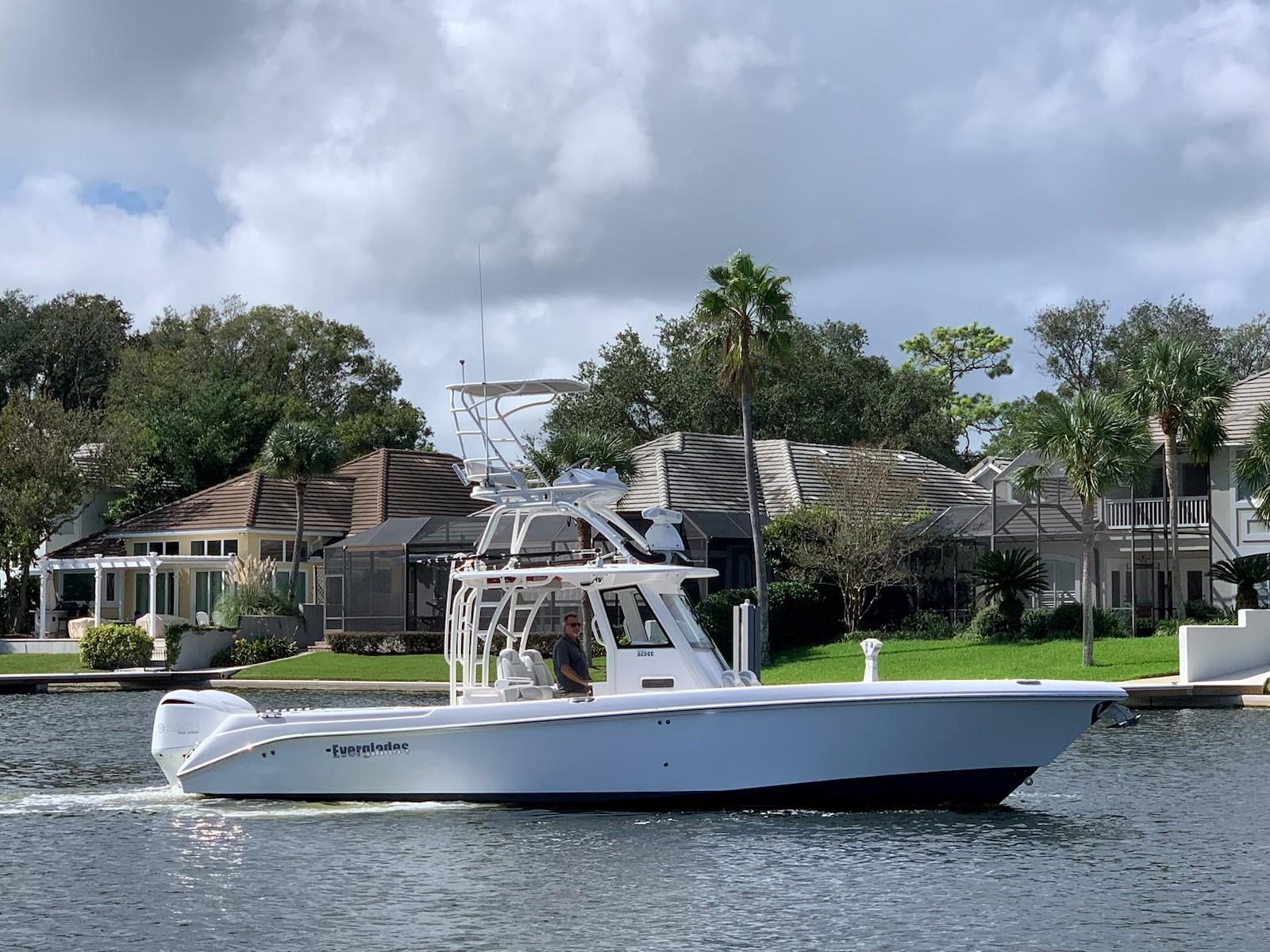 2016 EVERGLADES 325 CENTER CONSOLE