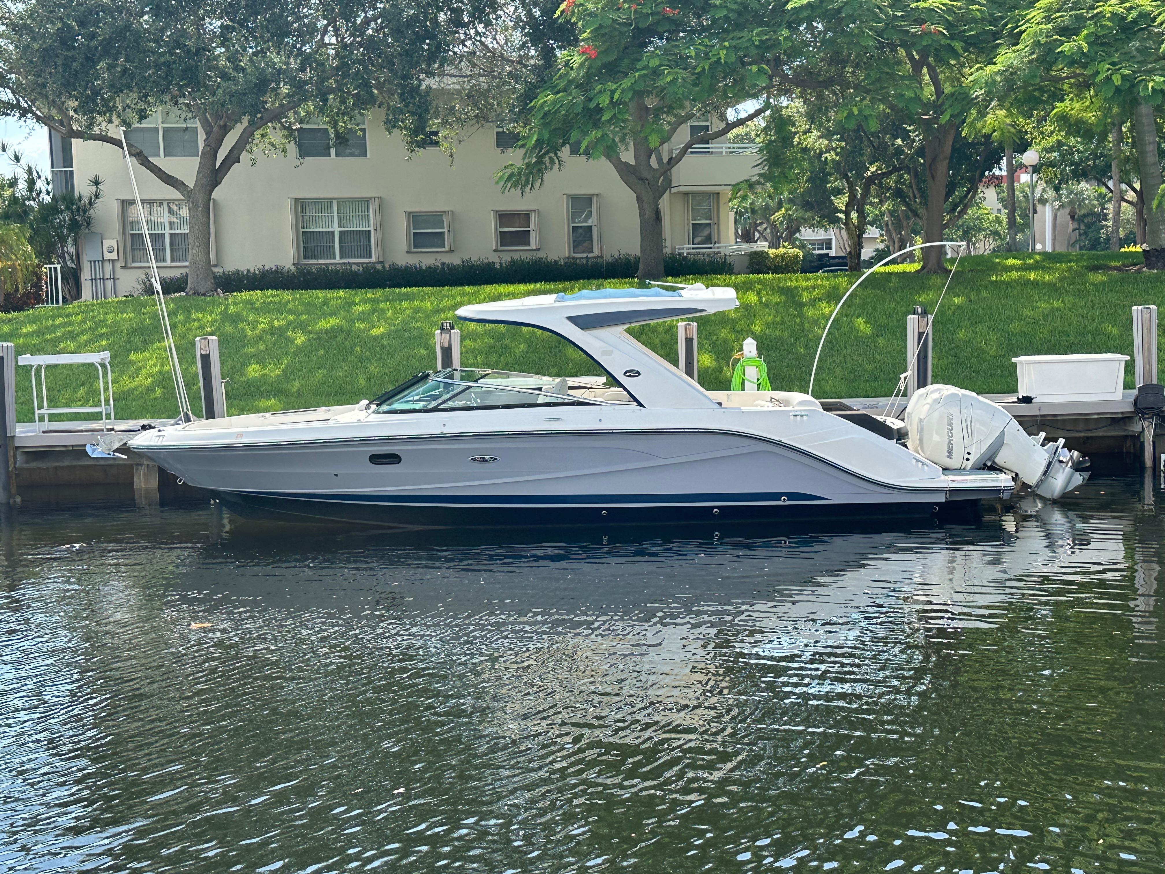 2018 SEA RAY 310 SLX