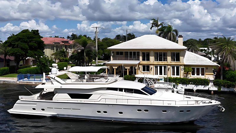 1998 FERRETTI YACHTS Flybridge