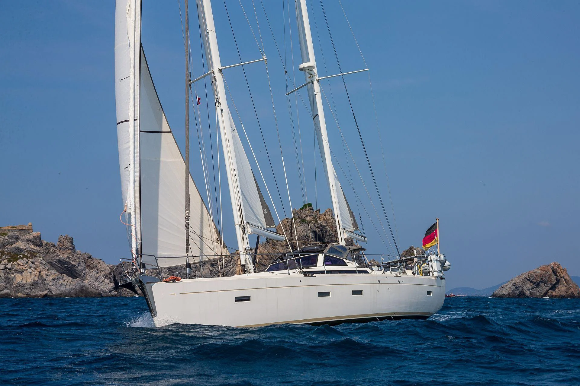2015 Amel 55