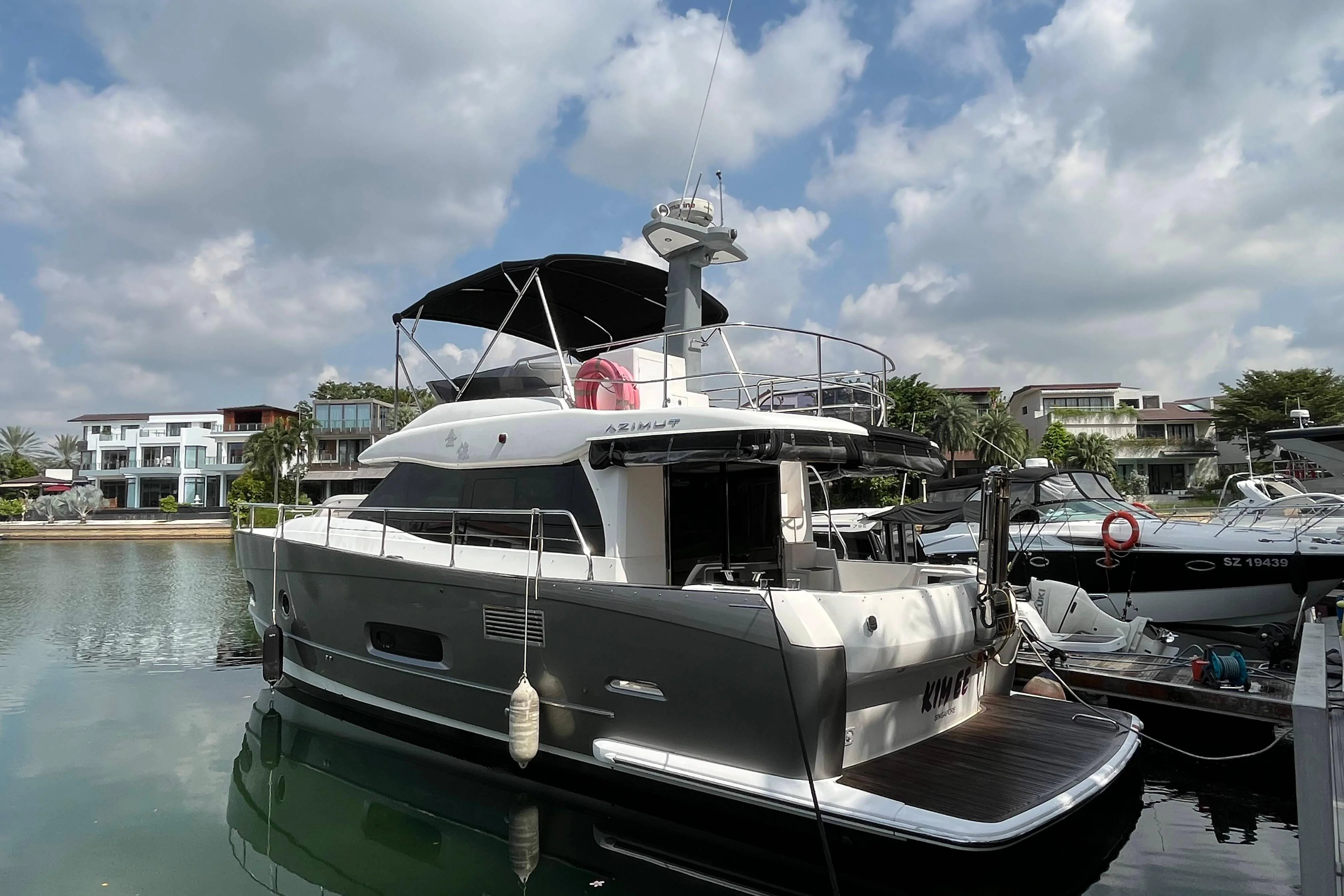 2017 Azimut Magellano 43 yacht for sale in 