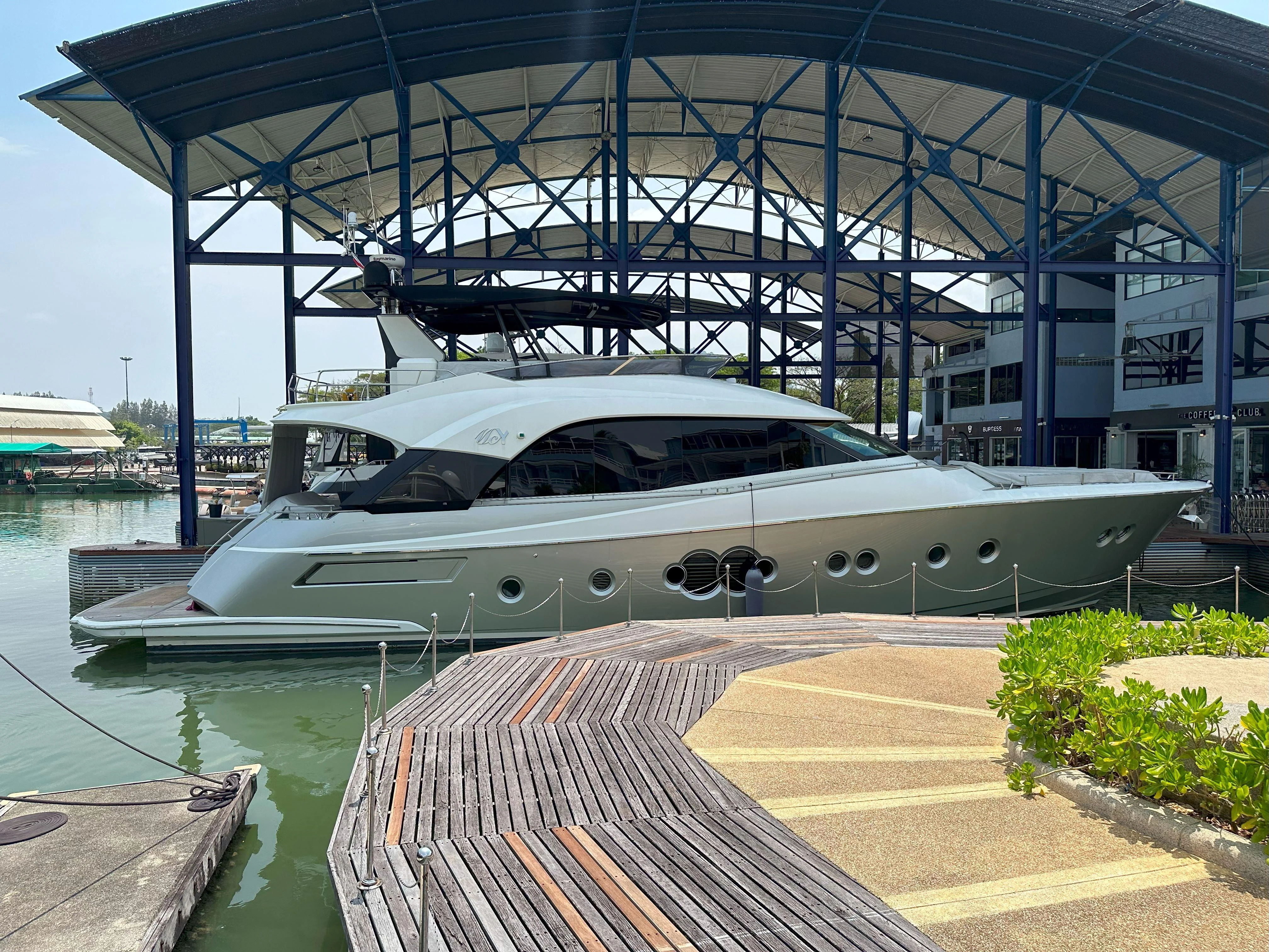 2015 Monte Carlo MCY 70 yacht for sale in 
