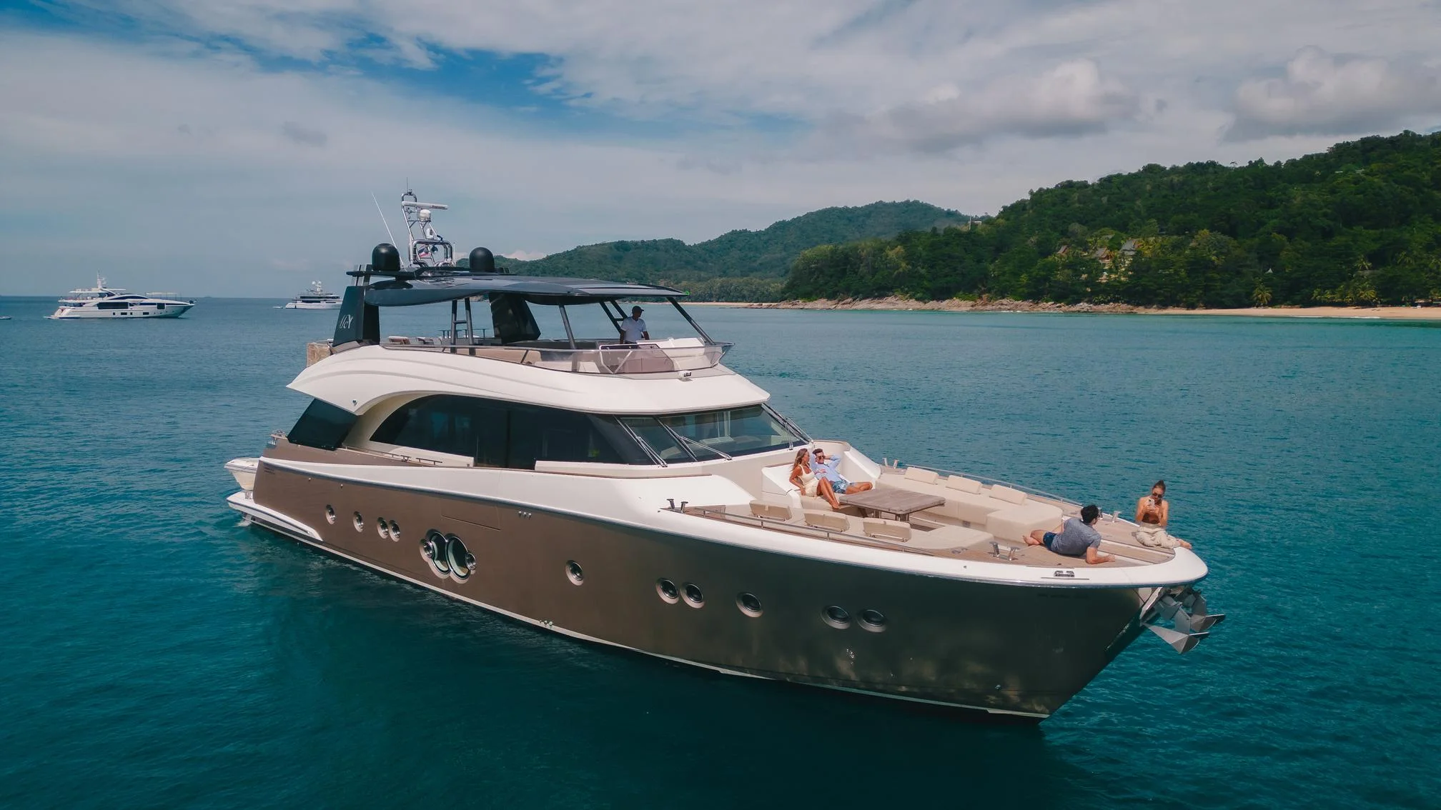2015 Monte Carlo 86 yacht for sale in 