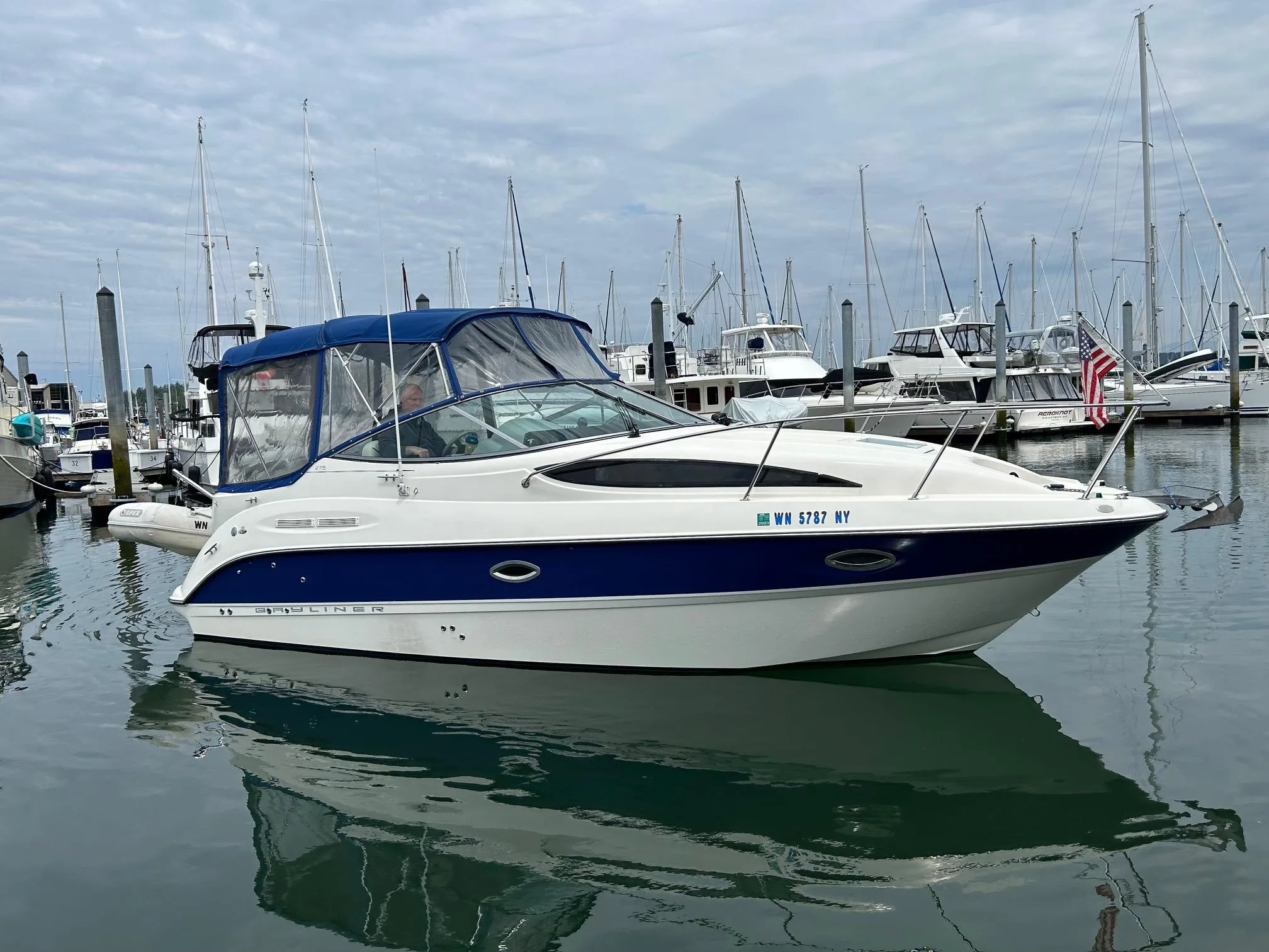 2007 Bayliner 275 yacht for sale in 