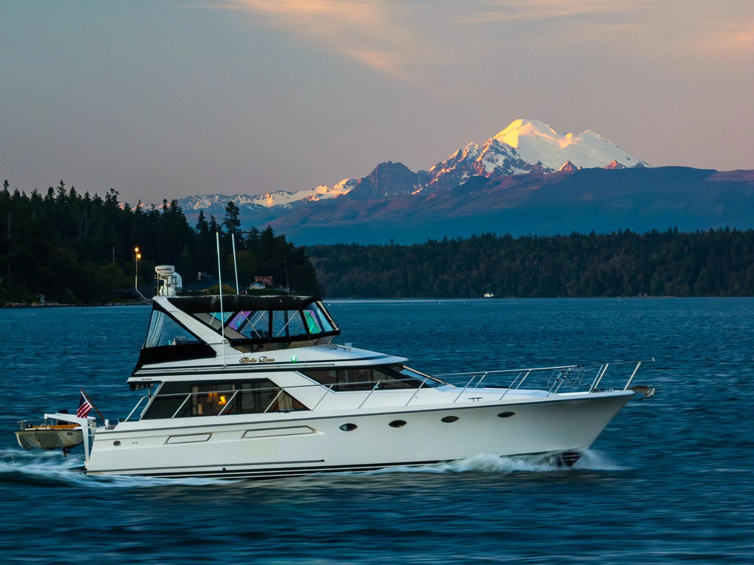 1990 Ocean Alexander 48 Cockpit Motoryacht