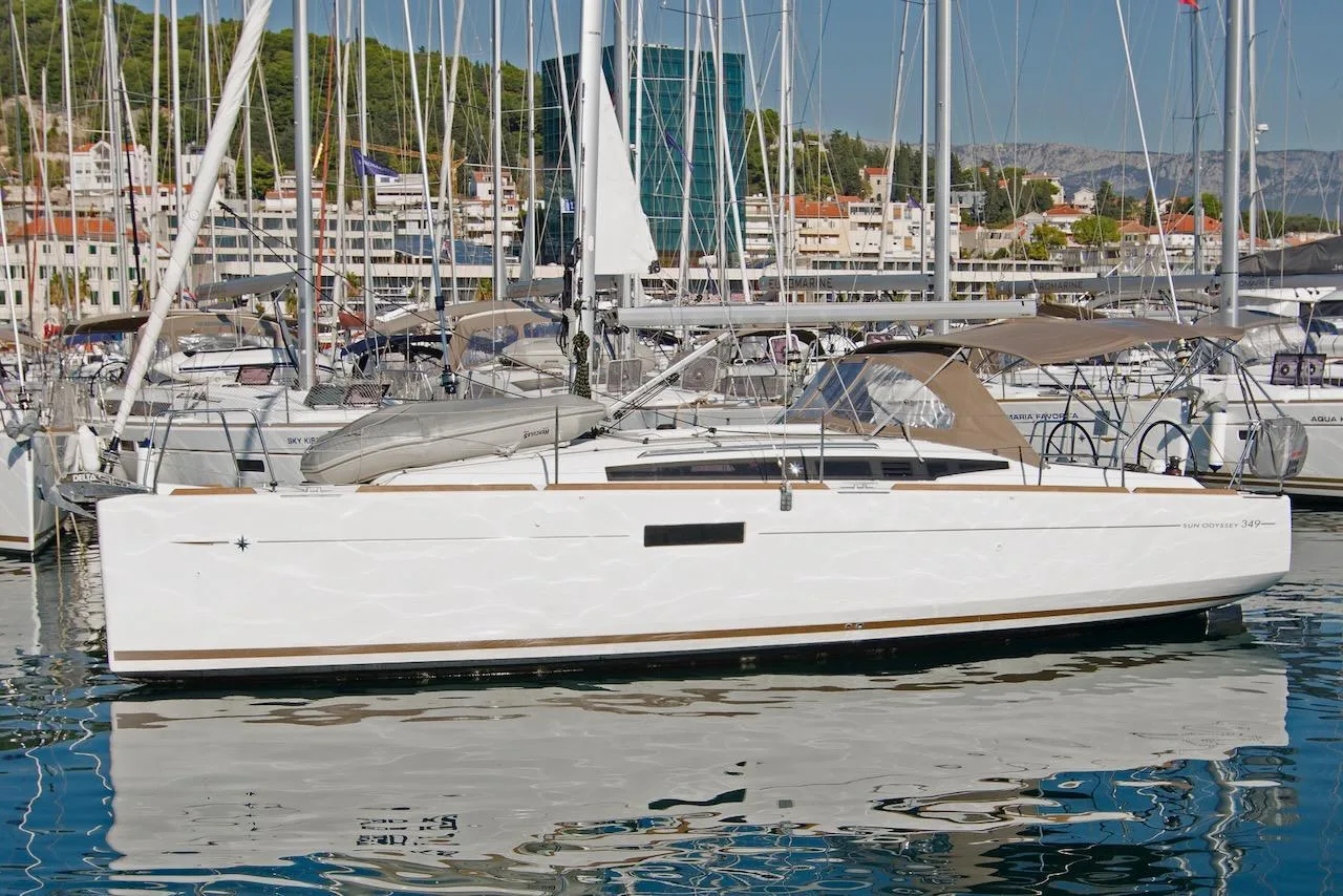2017 Jeanneau Sun Odyssey 349 yacht for sale in 