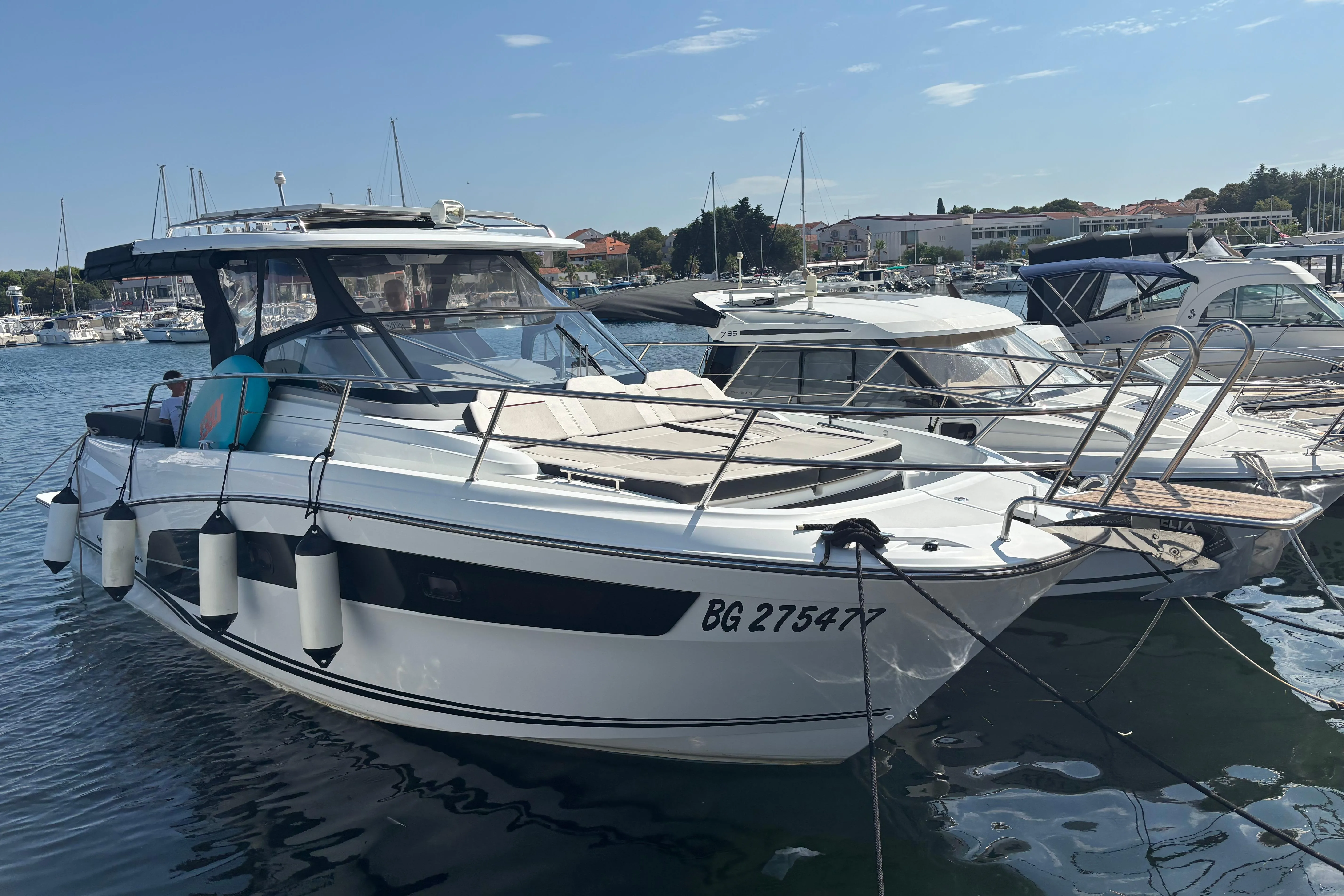 Jeanneau 4359