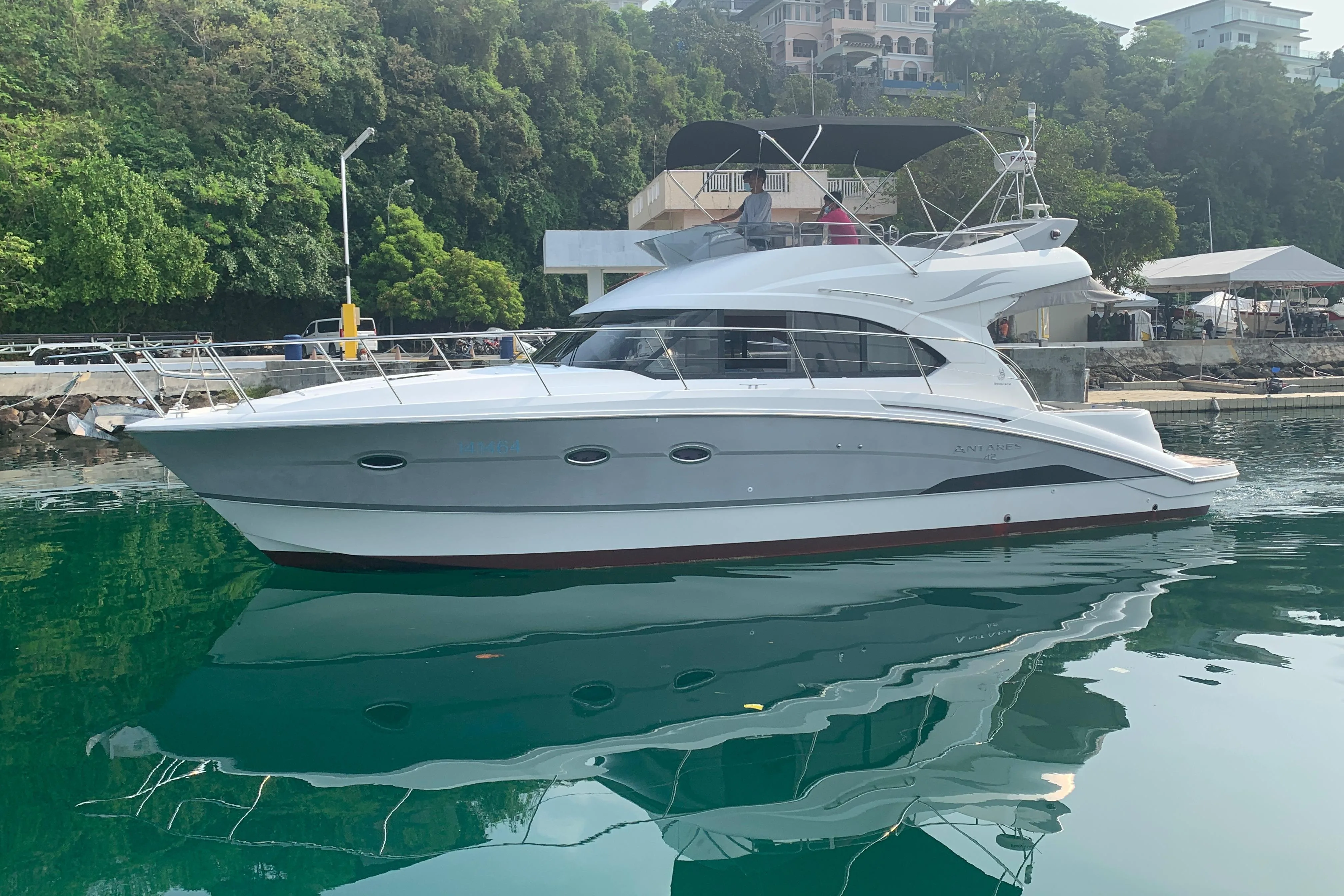 2014 Beneteau Antares 42
