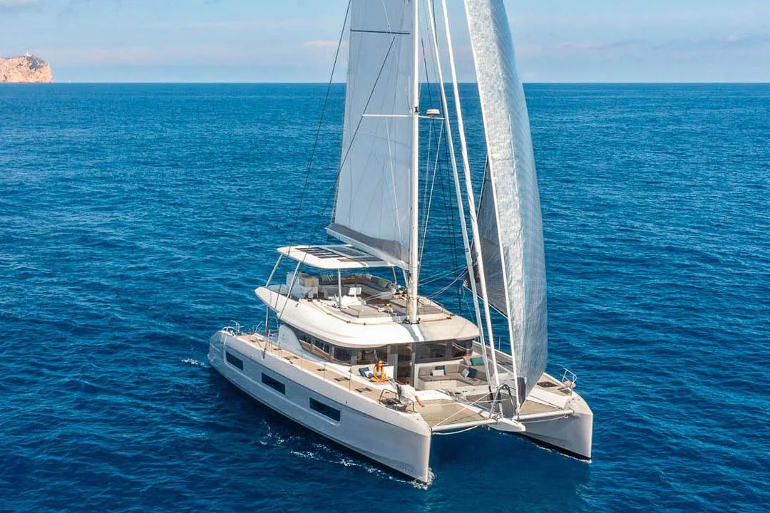 2025 Lagoon 60