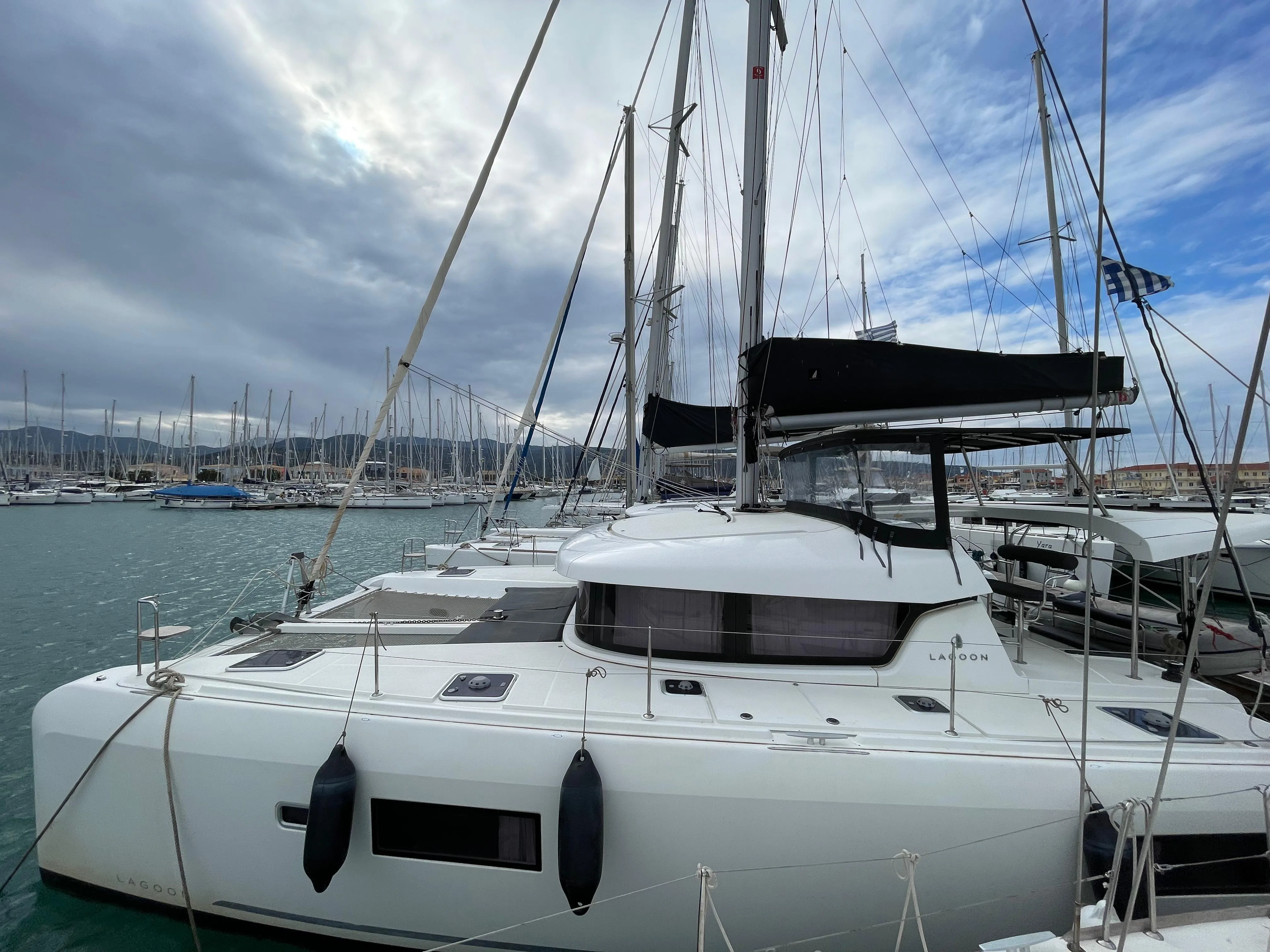 2020 Lagoon 42 yacht for sale in 