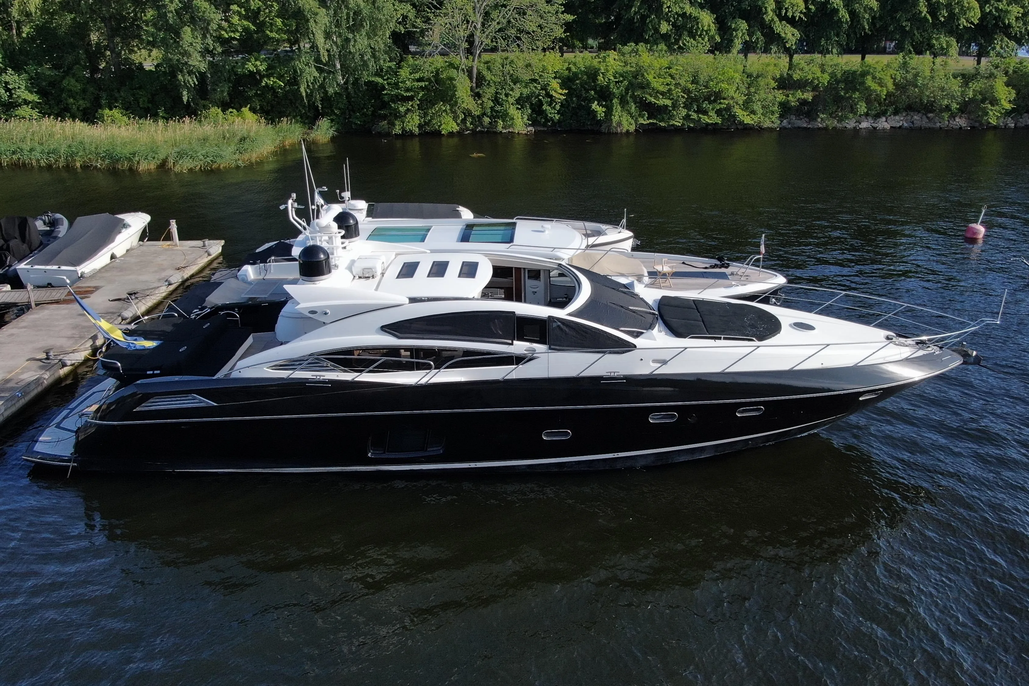 2010 Sunseeker Predator 74 yacht for sale in 