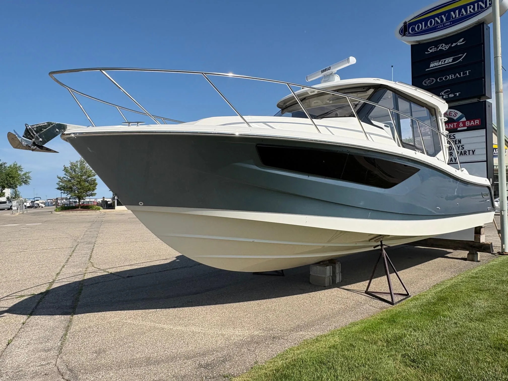 2025 Boston Whaler 365 Conquest