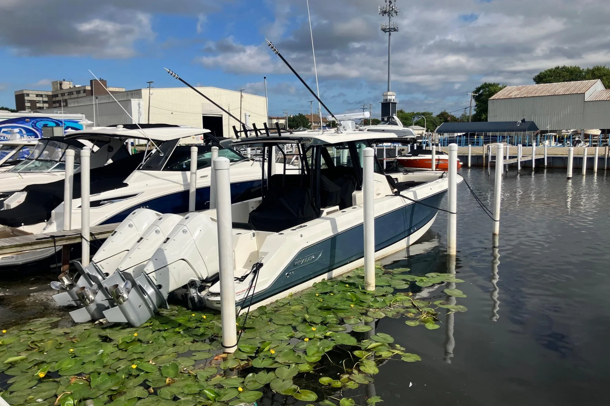 2025 Boston Whaler 360 Outrage